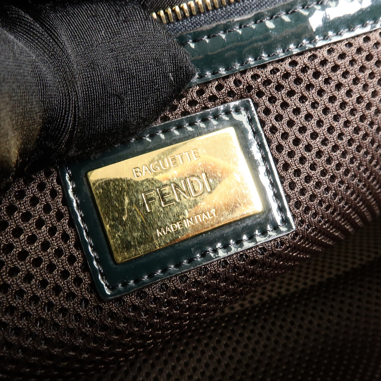 FENDI 漆皮皮革Baguette Large手挽肩背兩用袋