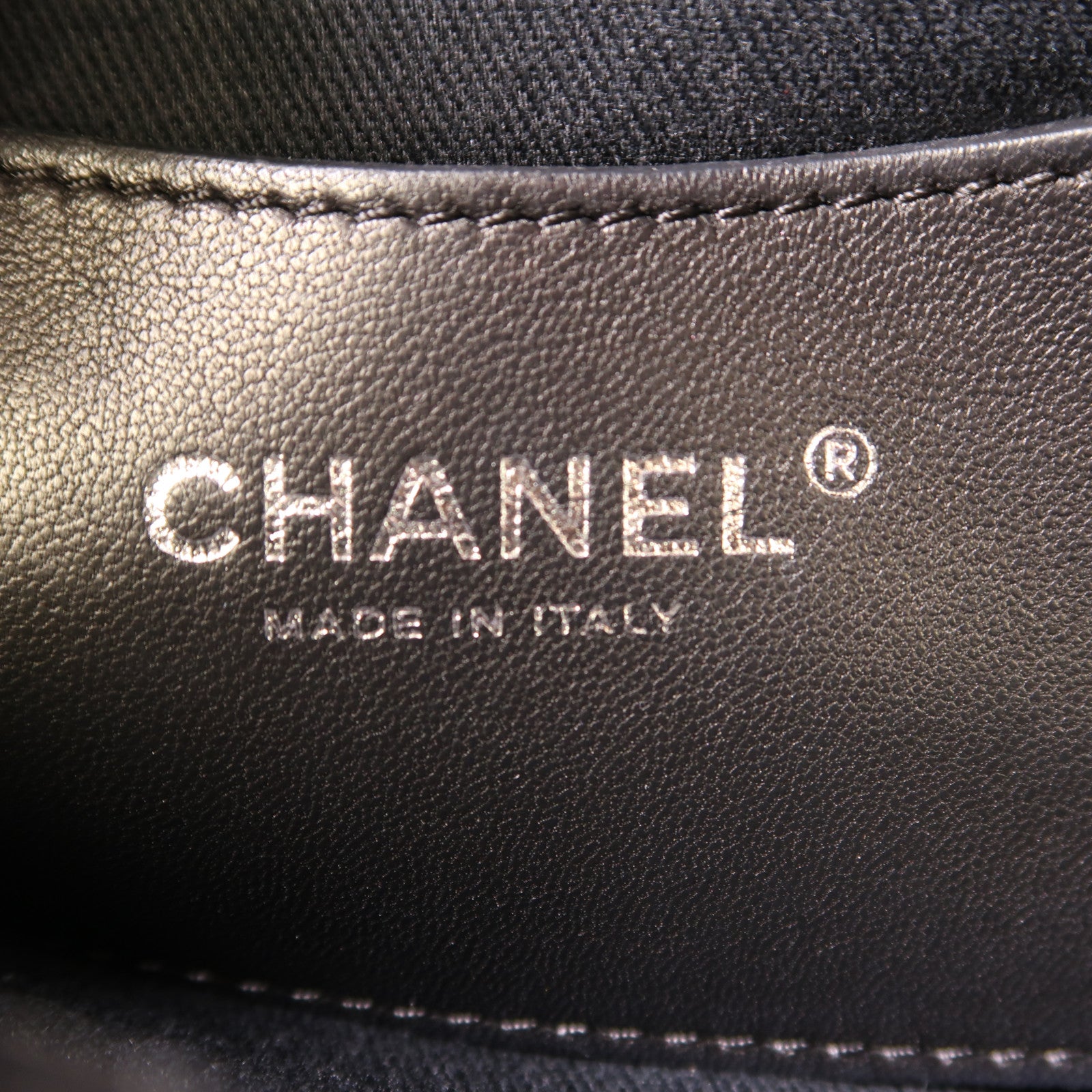 CHANEL 牛皮皮革Chain Shoulder銀扣肩背袋