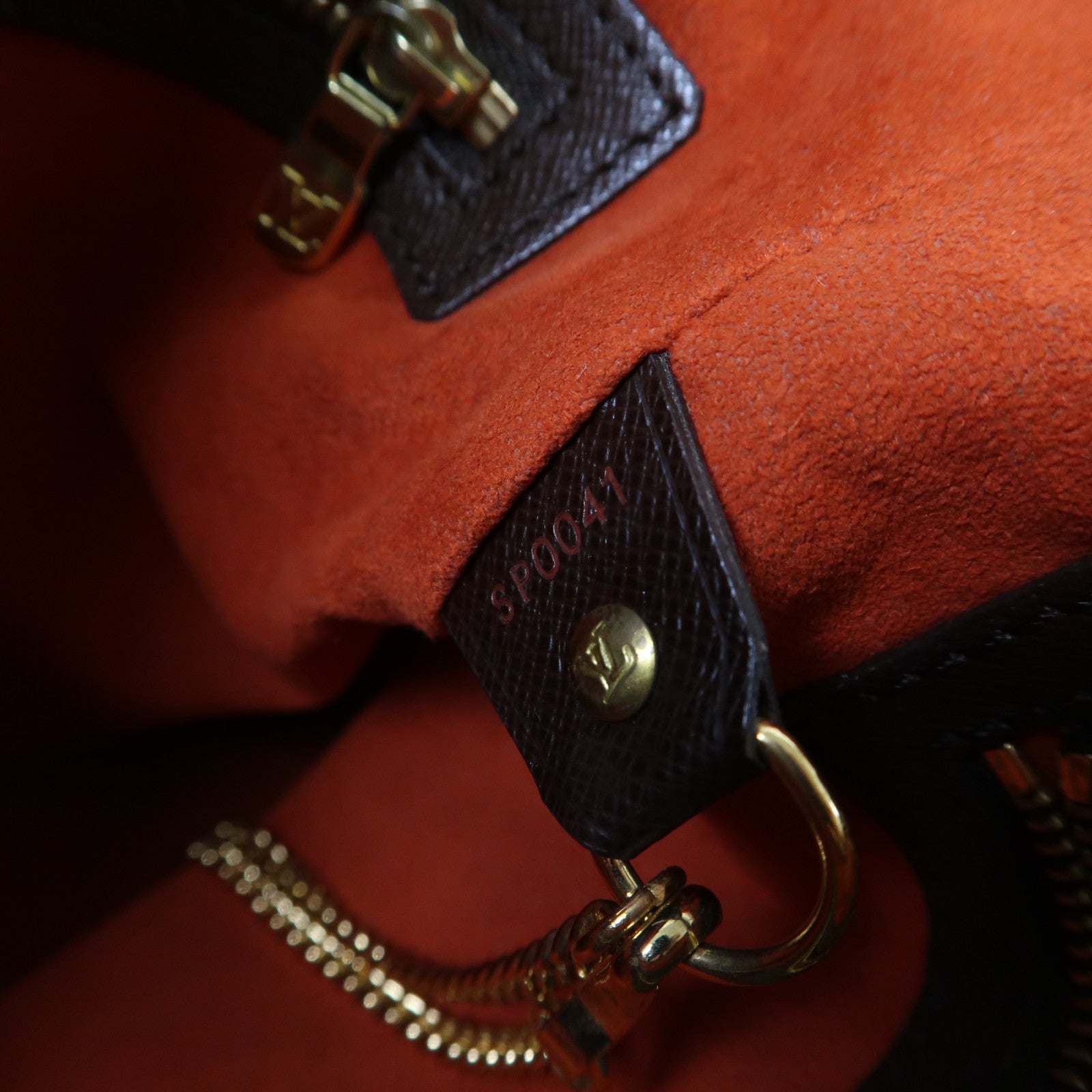 LOUIS VUITTON Damier Marais金扣肩背袋啡色