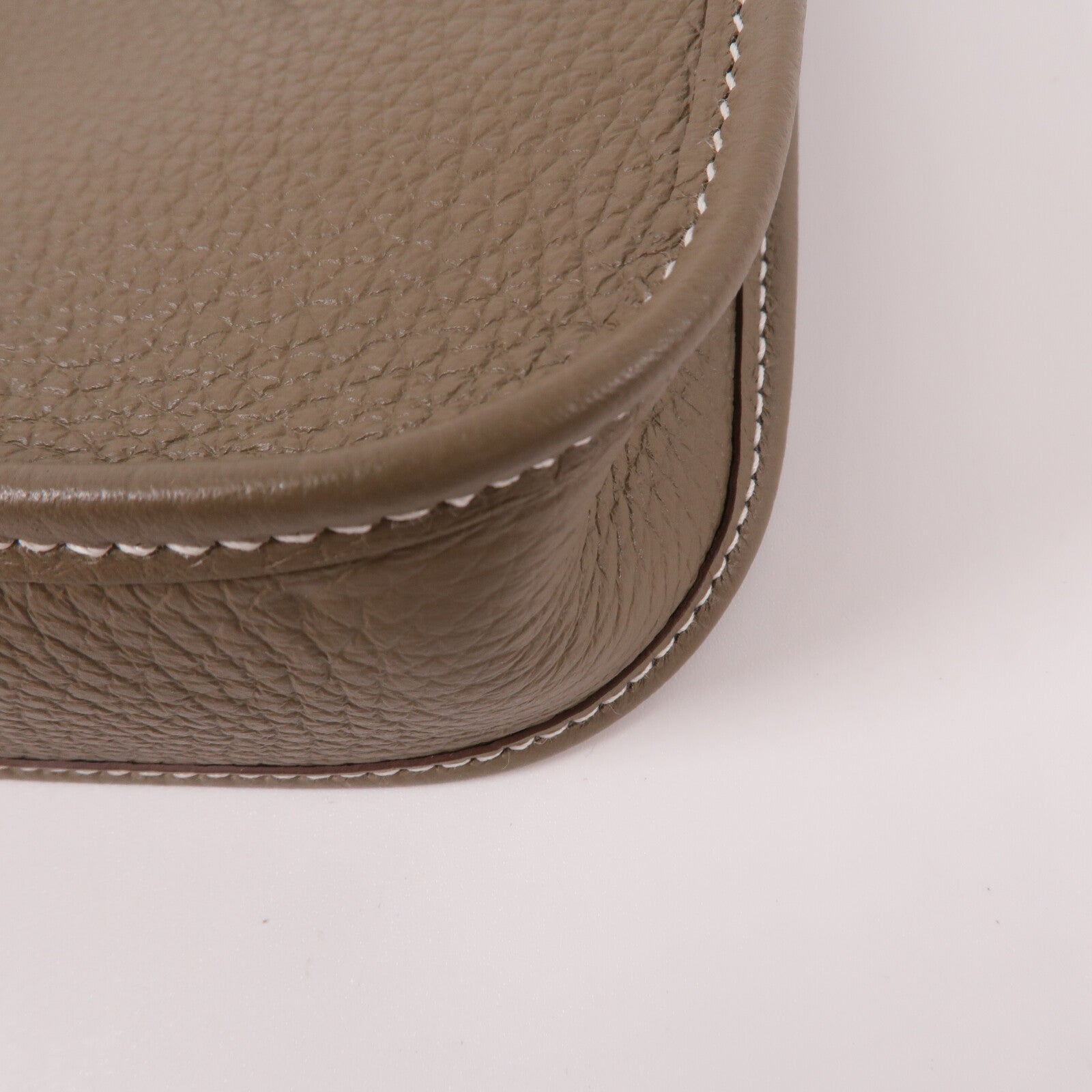HERMES Clemence皮革Evelyne TPM肩背袋Etoupe