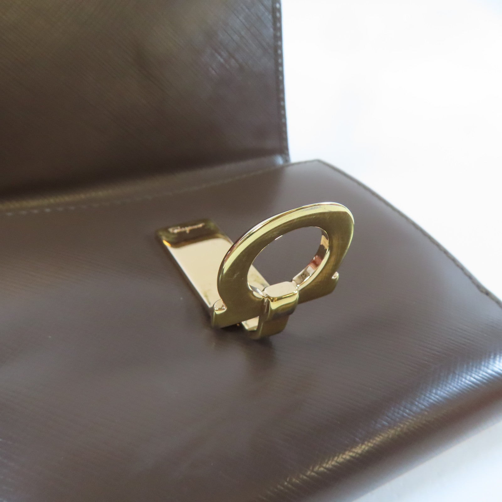 Salvatore Ferragamo 【激減優惠】牛皮皮革Bifold Wallet金扣錢包啡色