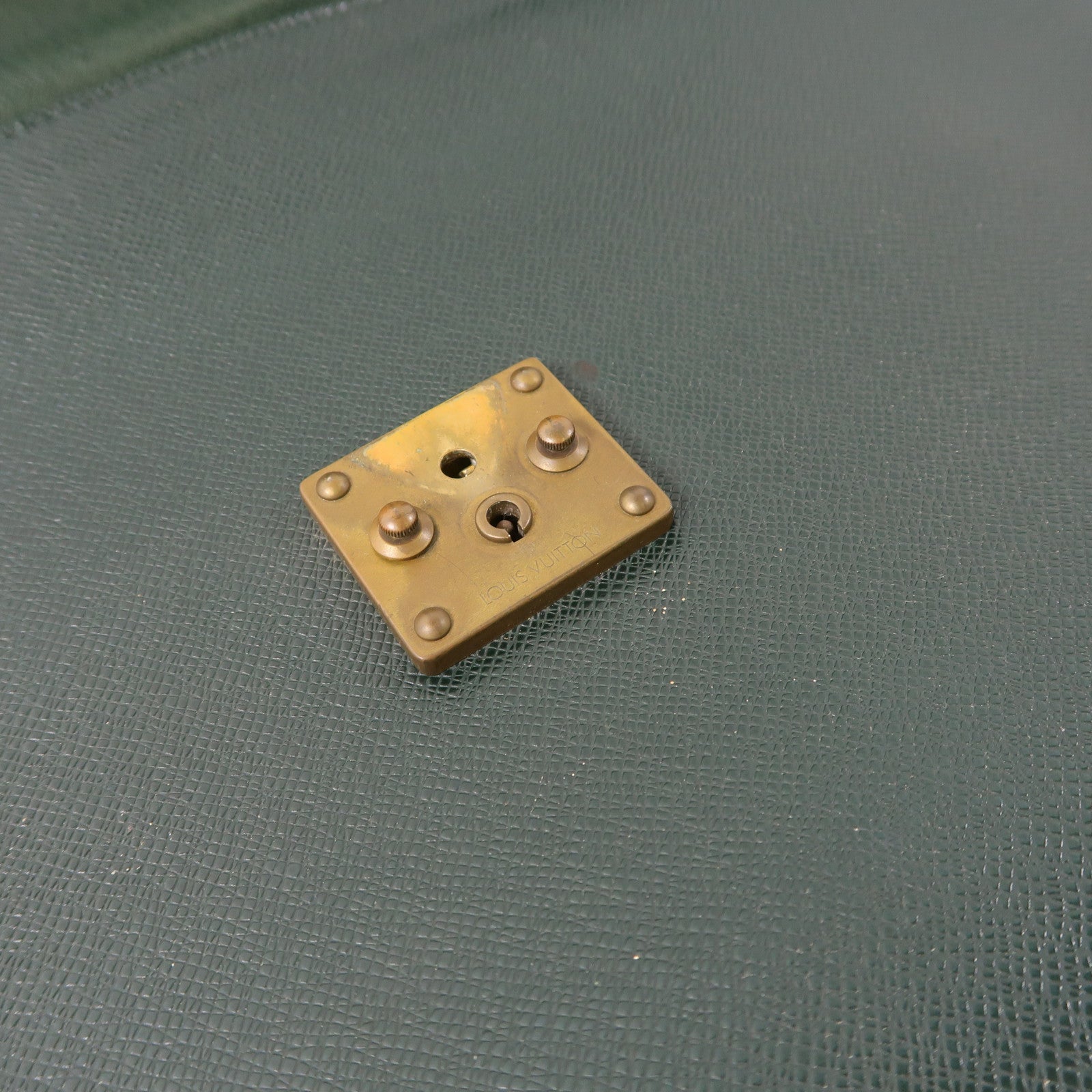 LOUIS VUITTON Taiga Business Bag公事包