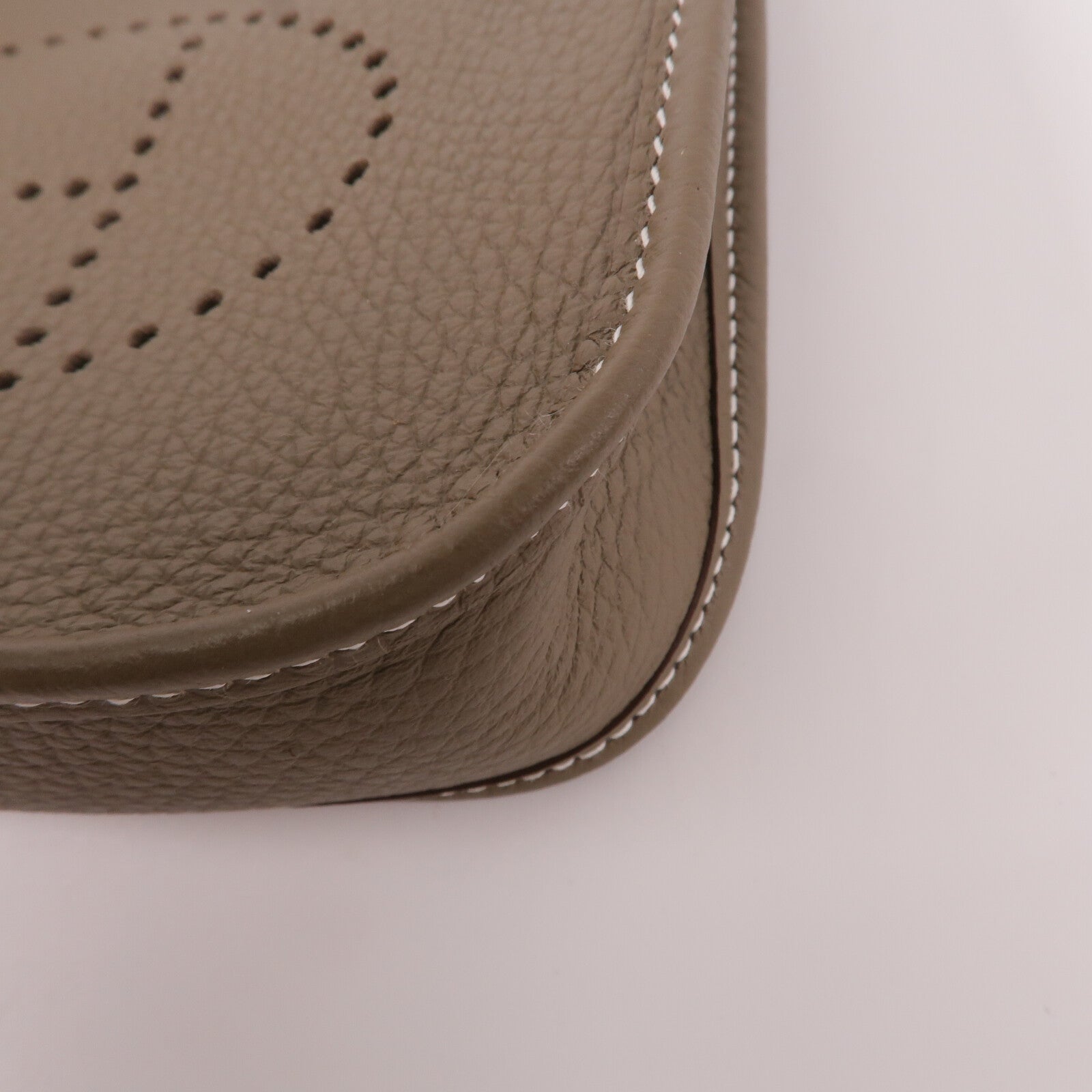 HERMES Clemence皮革Evelyne TPM肩背袋Etoupe