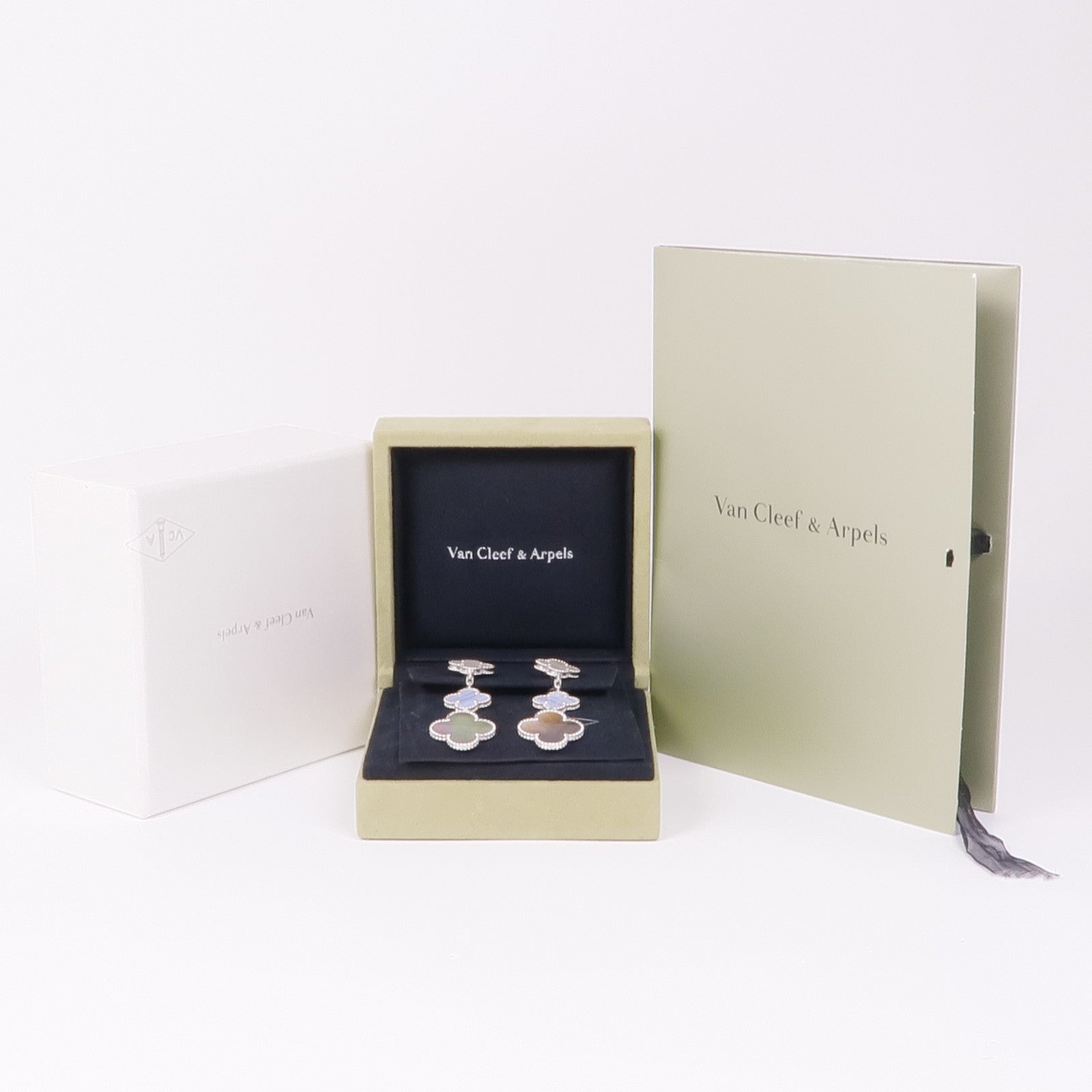 Van Cleef & Arpels 18K白金Magic Alhambra Earrings玉髓/珍珠母貝耳環