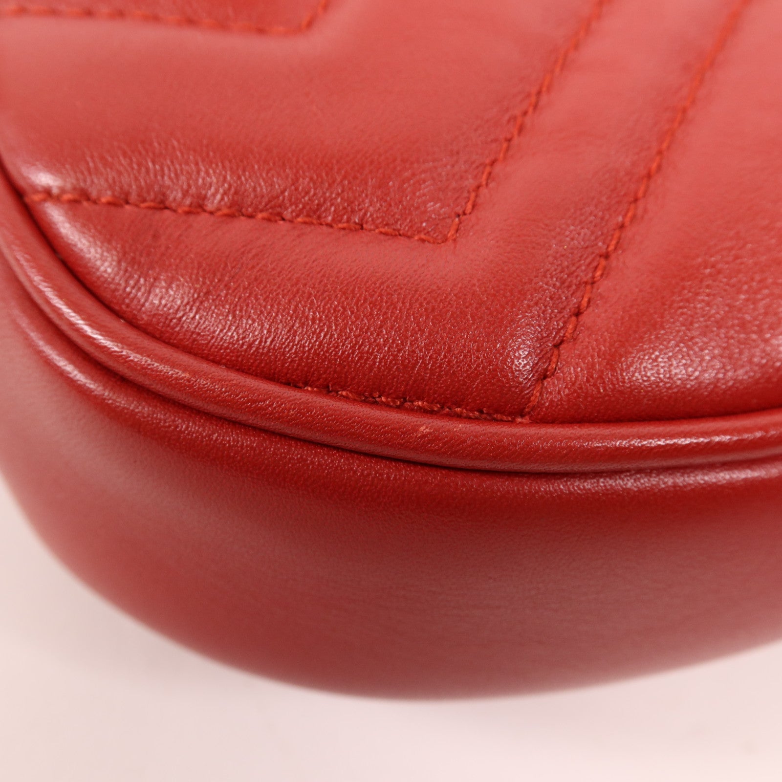 GUCCI 羊皮皮革GG Marmont金扣腰包