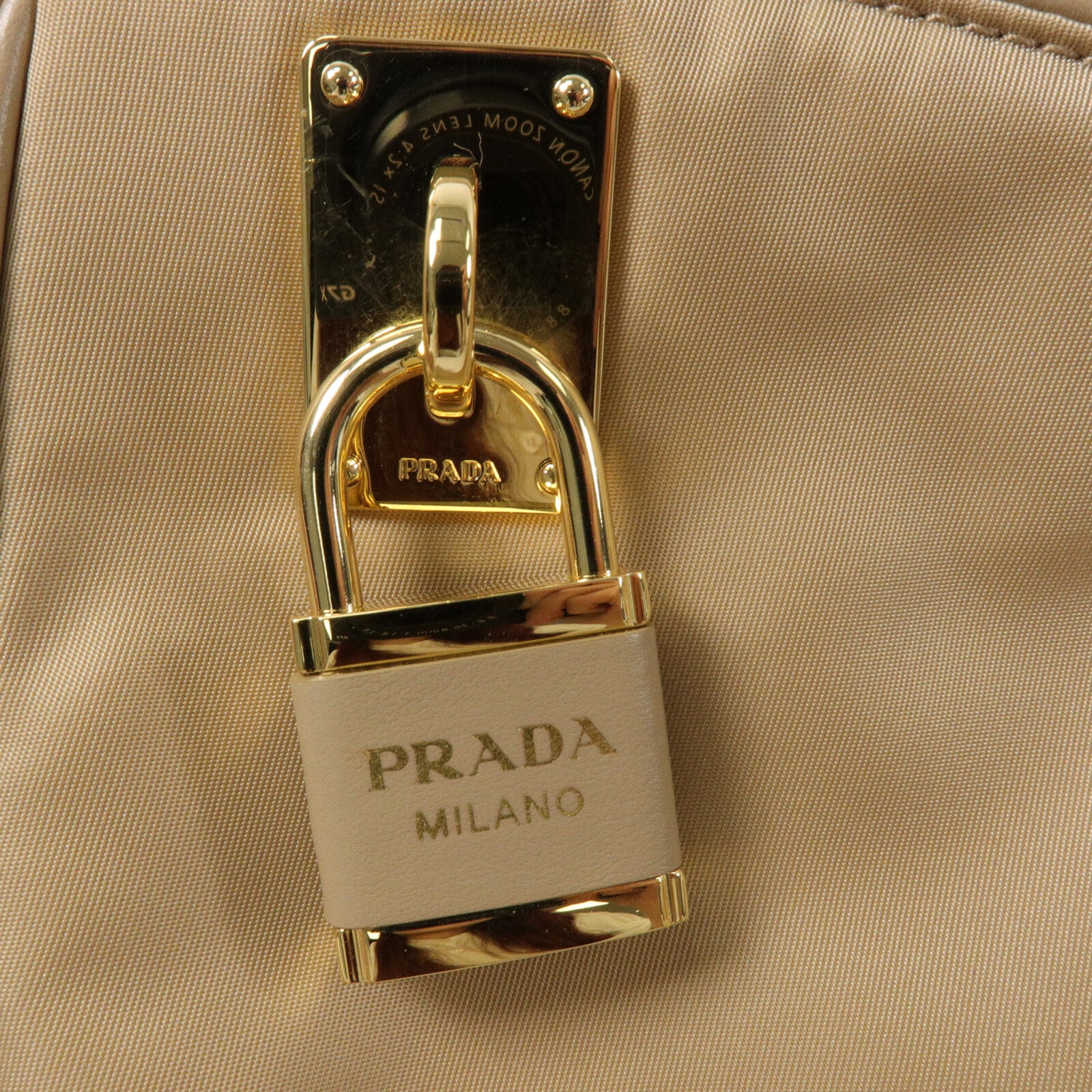 PRADA Re-Nylon/皮革Aimee Padlock Large肩背袋