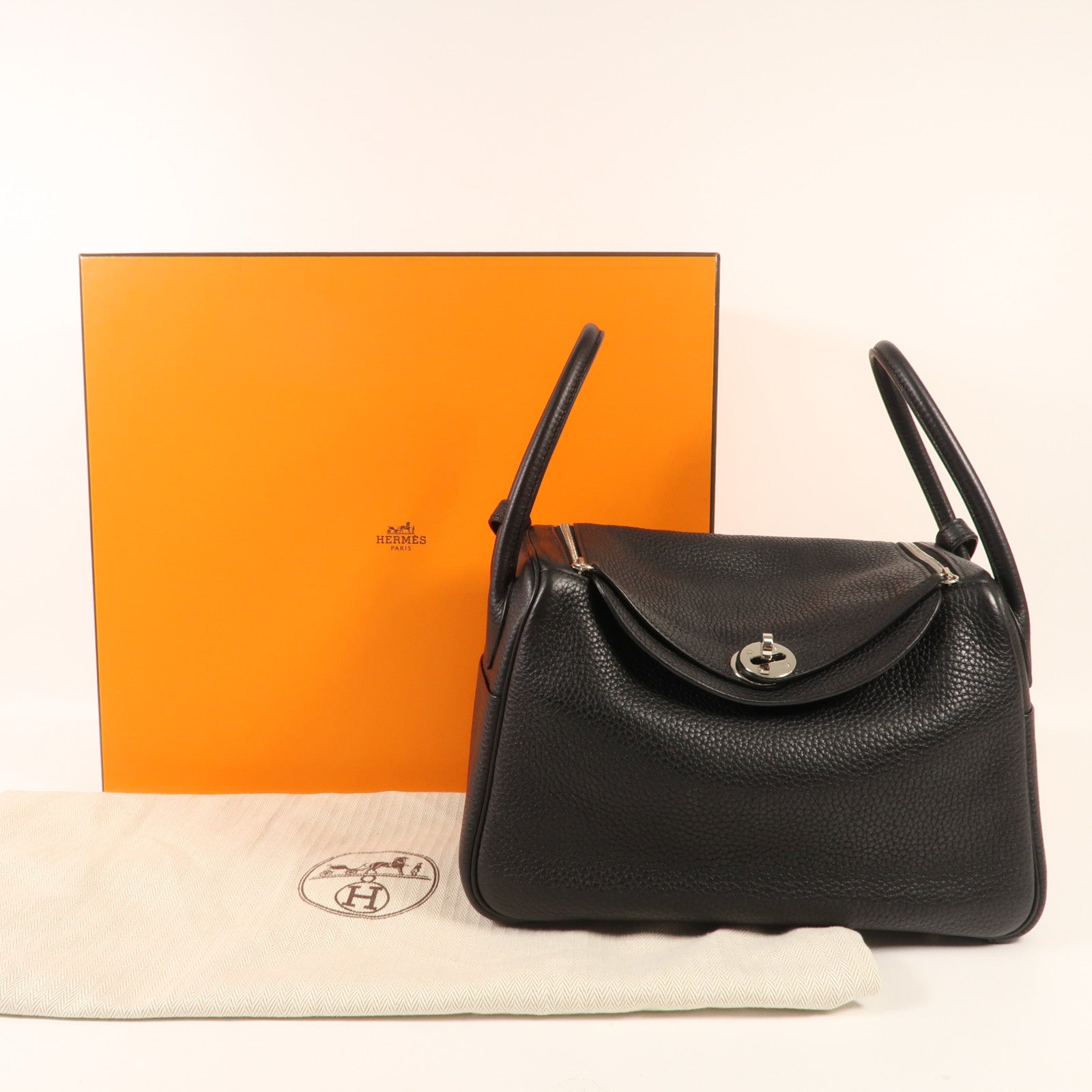 HERMES Clemence皮革Lindy 26銀扣手挽肩背兩用袋Noir