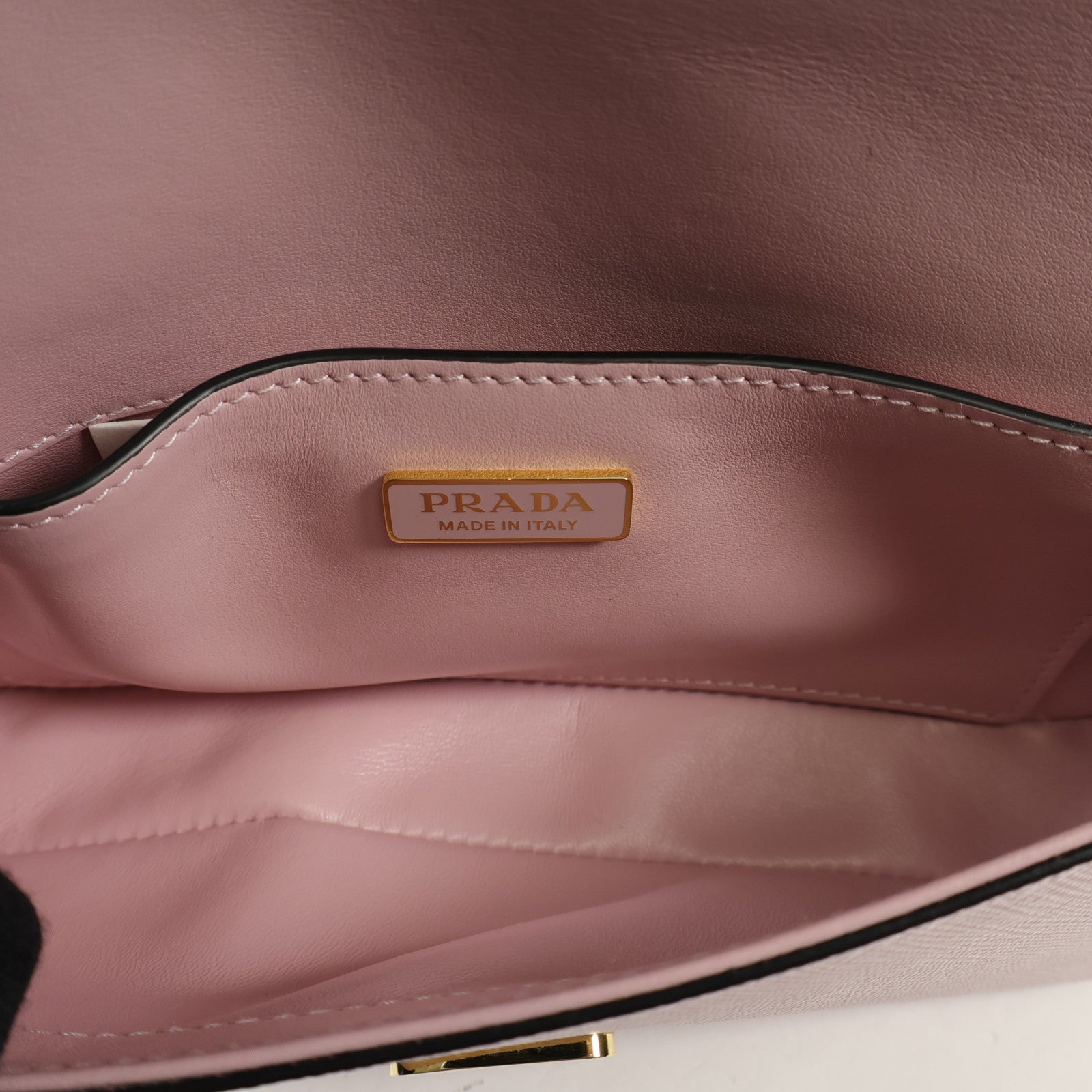 PRADA 牛皮皮革Shoulder Bag金扣肩背袋