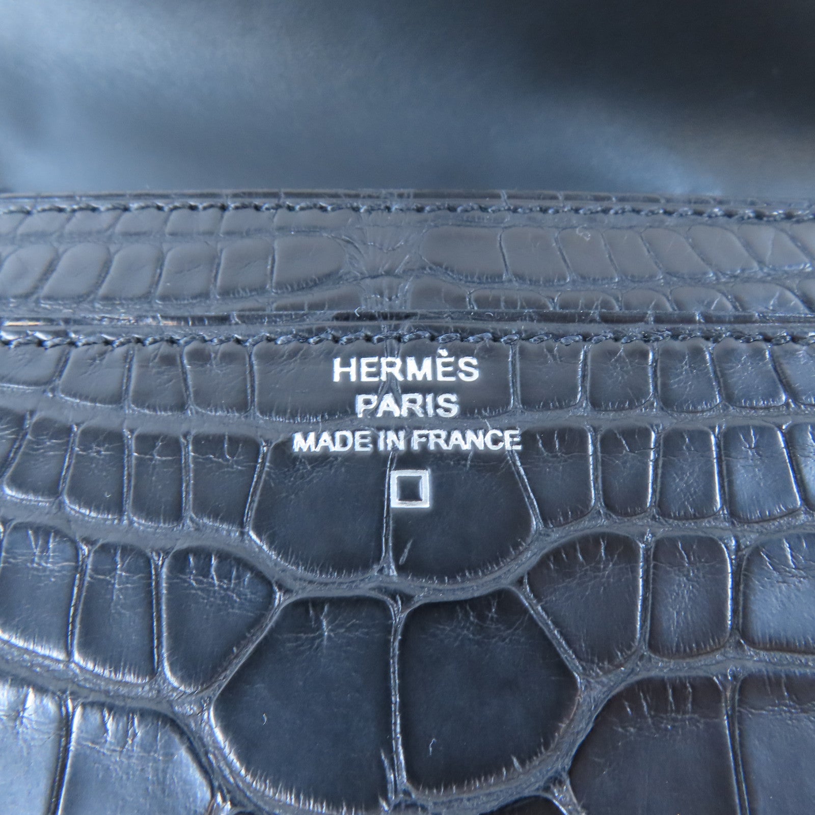 HERMES 【激減優惠】鱷魚皮革Constance To Go銀扣肩背袋黑色