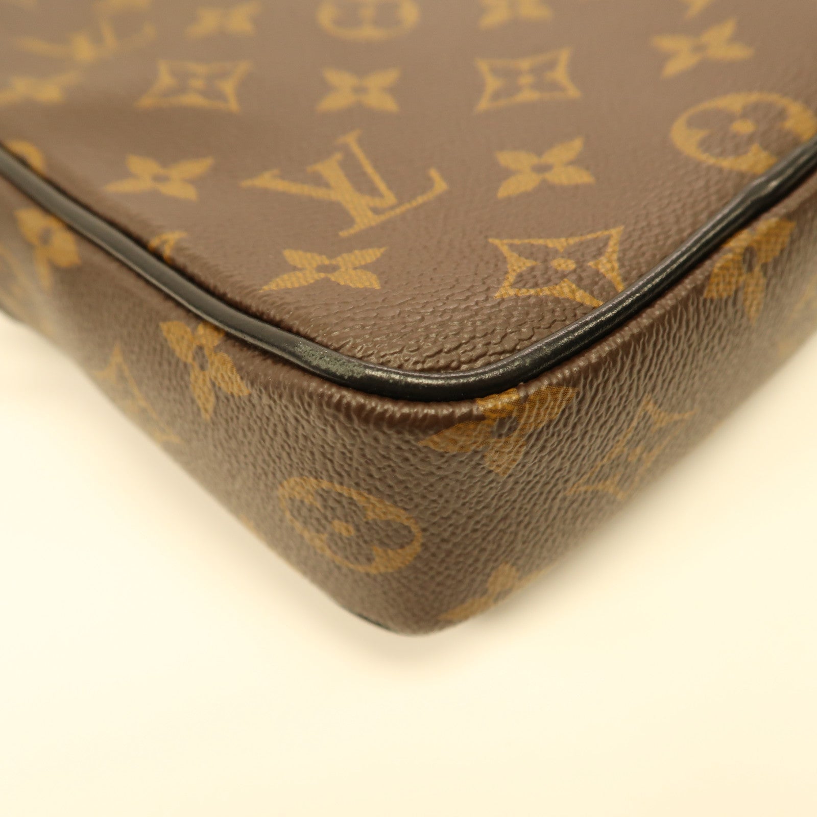 LOUIS VUITTON Monogram Christopher銀扣肩背袋黑色/啡色