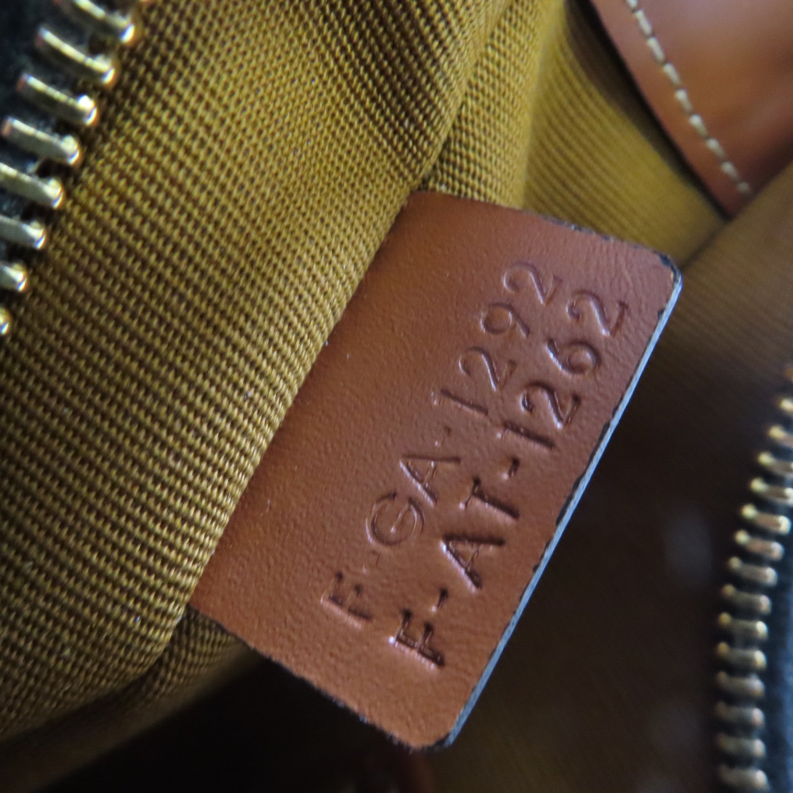 CELINE Trionphe帆布Ava Shoulder Bag金扣肩背袋