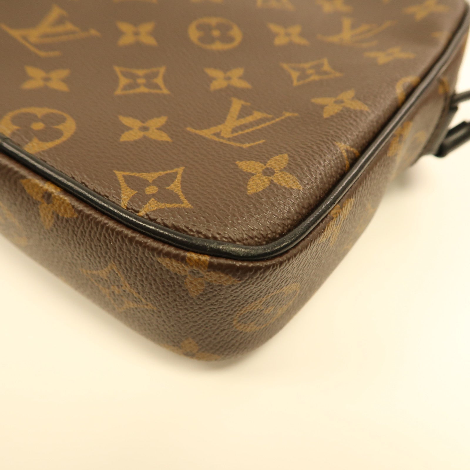 LOUIS VUITTON Monogram Christopher銀扣肩背袋黑色/啡色