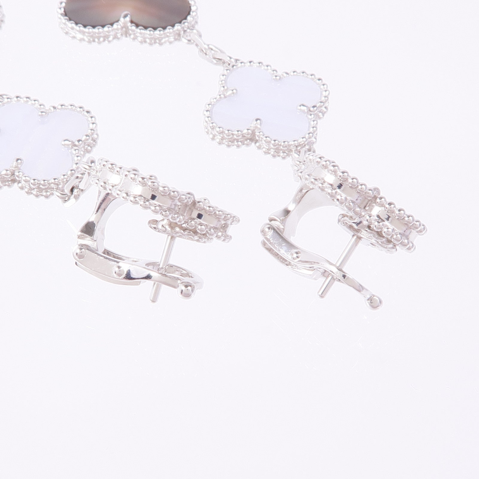 Van Cleef & Arpels 18K白金Magic Alhambra Earrings玉髓/珍珠母貝耳環