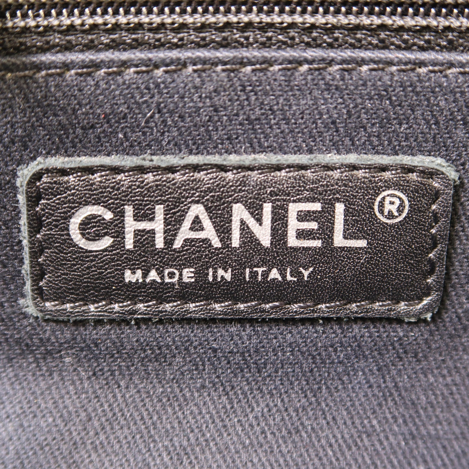 CHANEL 牛皮皮革Chain Shoulder銀扣肩背袋