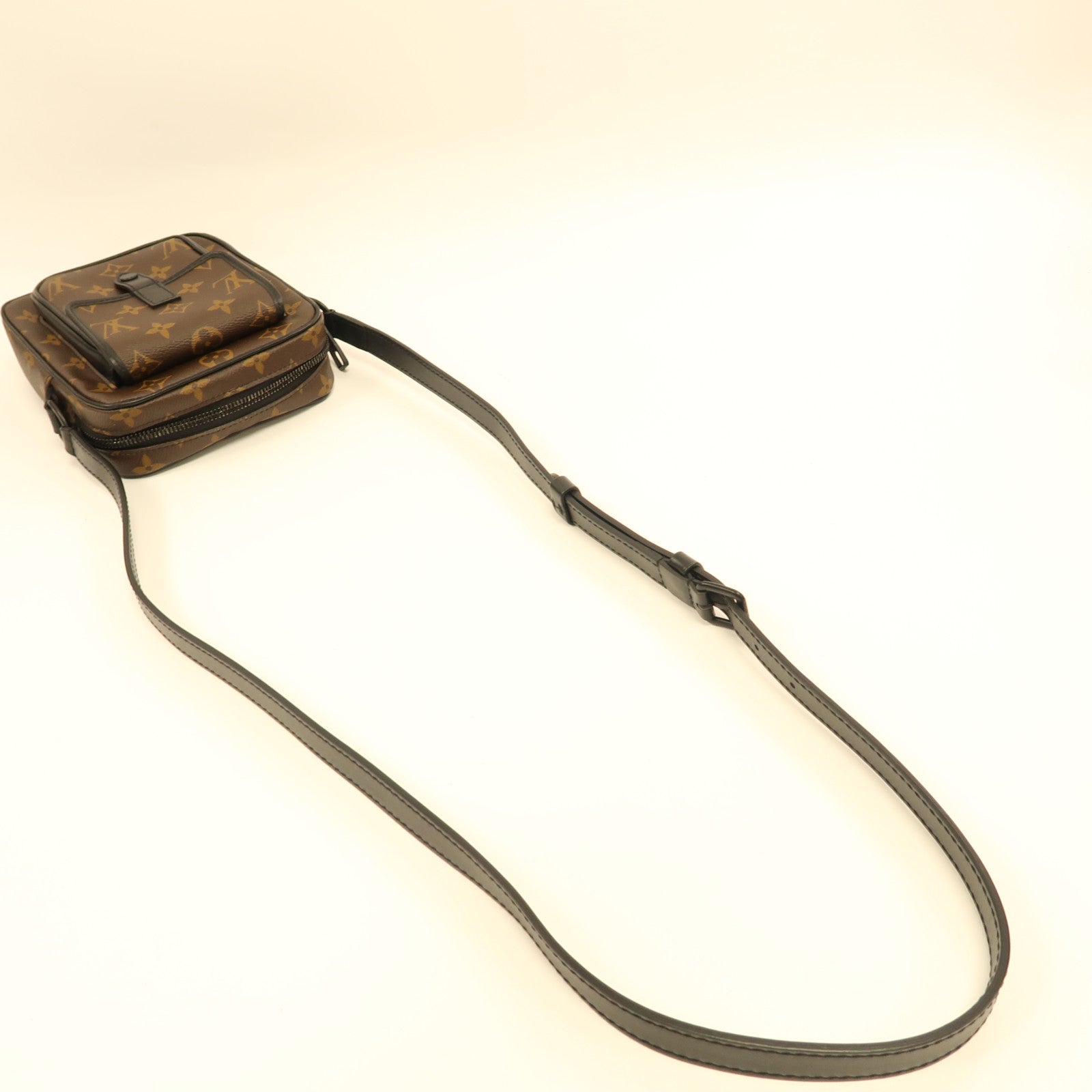 LOUIS VUITTON Monogram Christopher銀扣肩背袋黑色/啡色