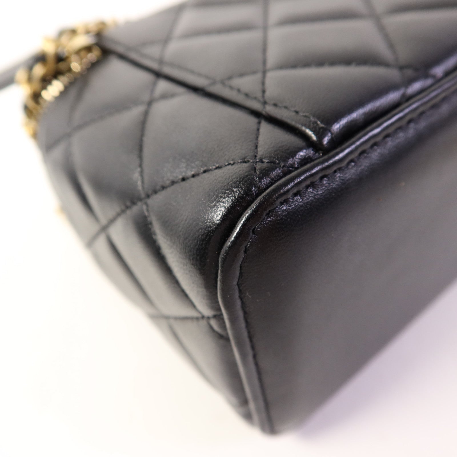 CHANEL 羊皮皮革Vanity Case金扣鏈帶手挽肩背兩用袋