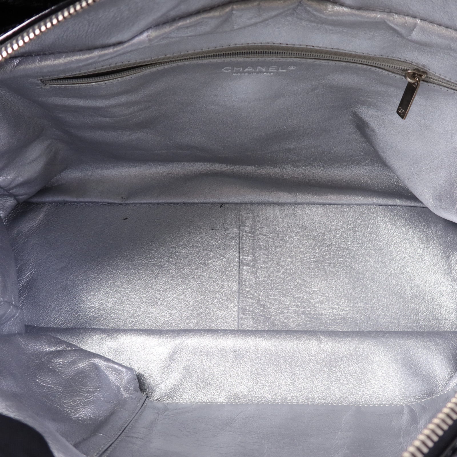 CHANEL 漆皮皮革Shoulder Bag銀扣鏈帶肩背袋