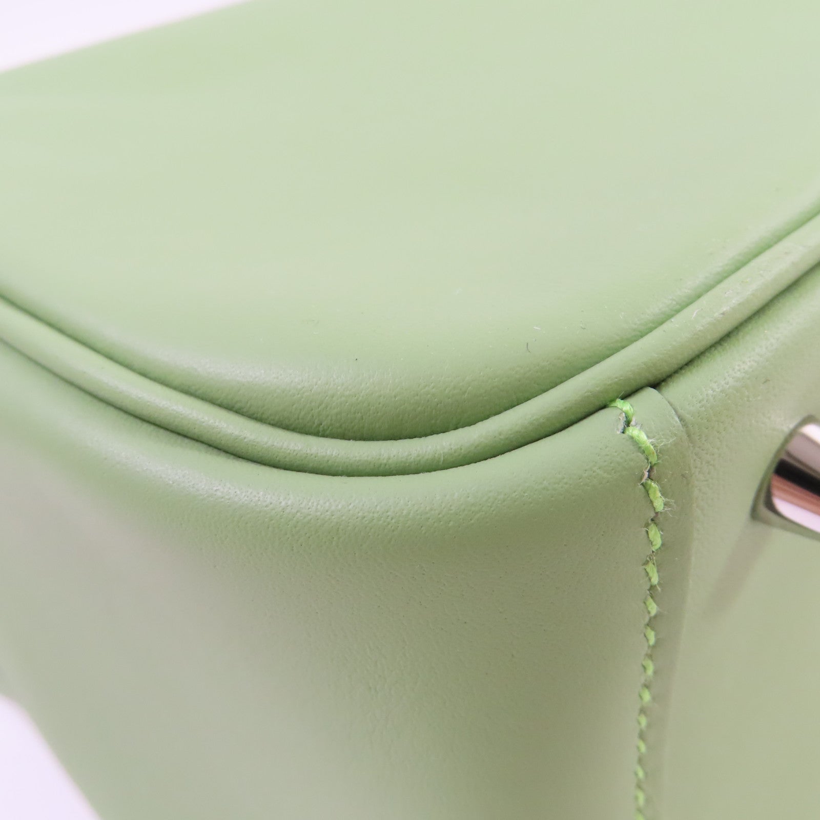 HERMES Swift皮革Mini Lindy Shoulder Bag銀扣肩背袋Vert Criquet牛油果綠色
