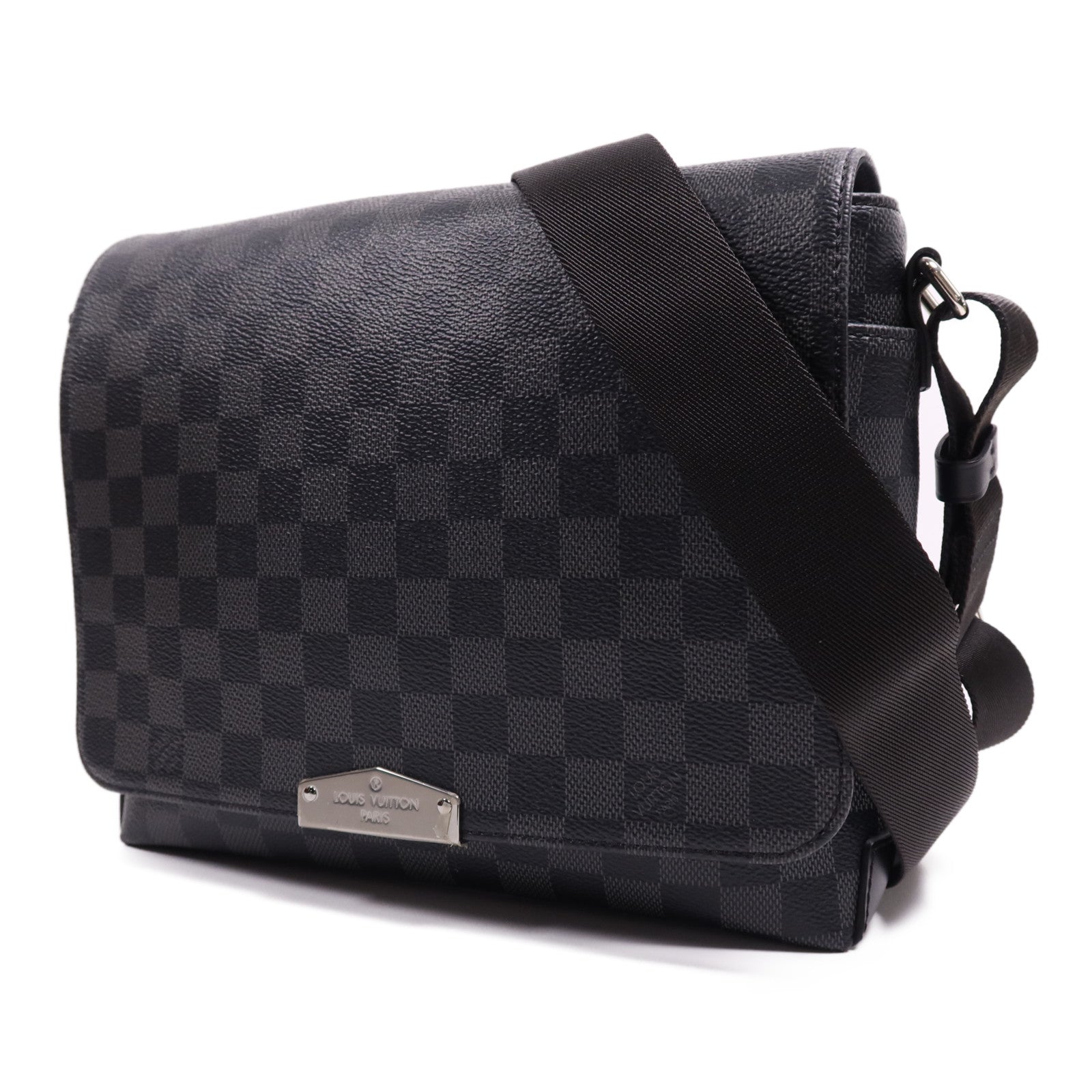 LOUIS VUITTON Damier Graphite District PM銀扣肩背袋