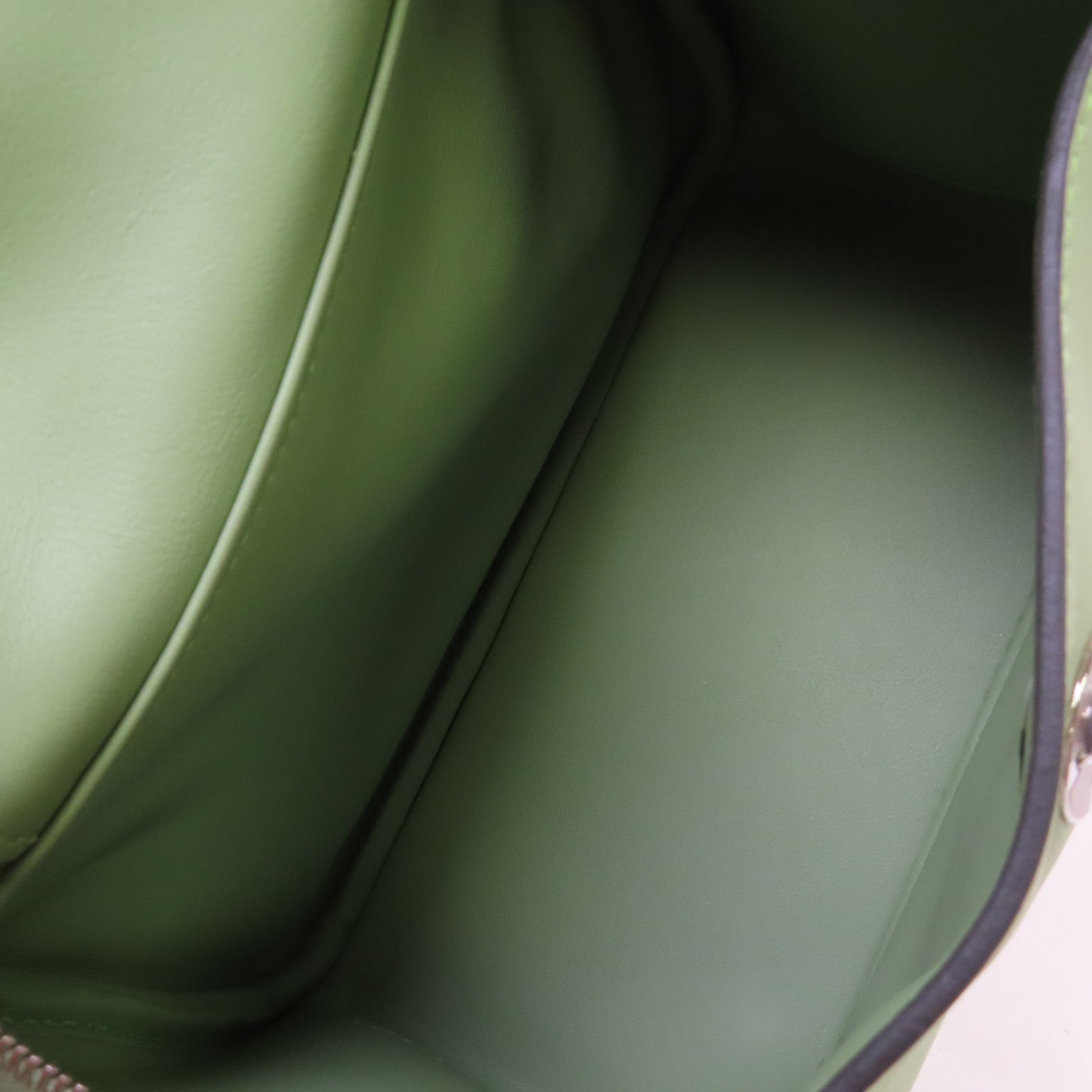 HERMES Swift皮革Mini Lindy Shoulder Bag銀扣肩背袋Vert Criquet牛油果綠色