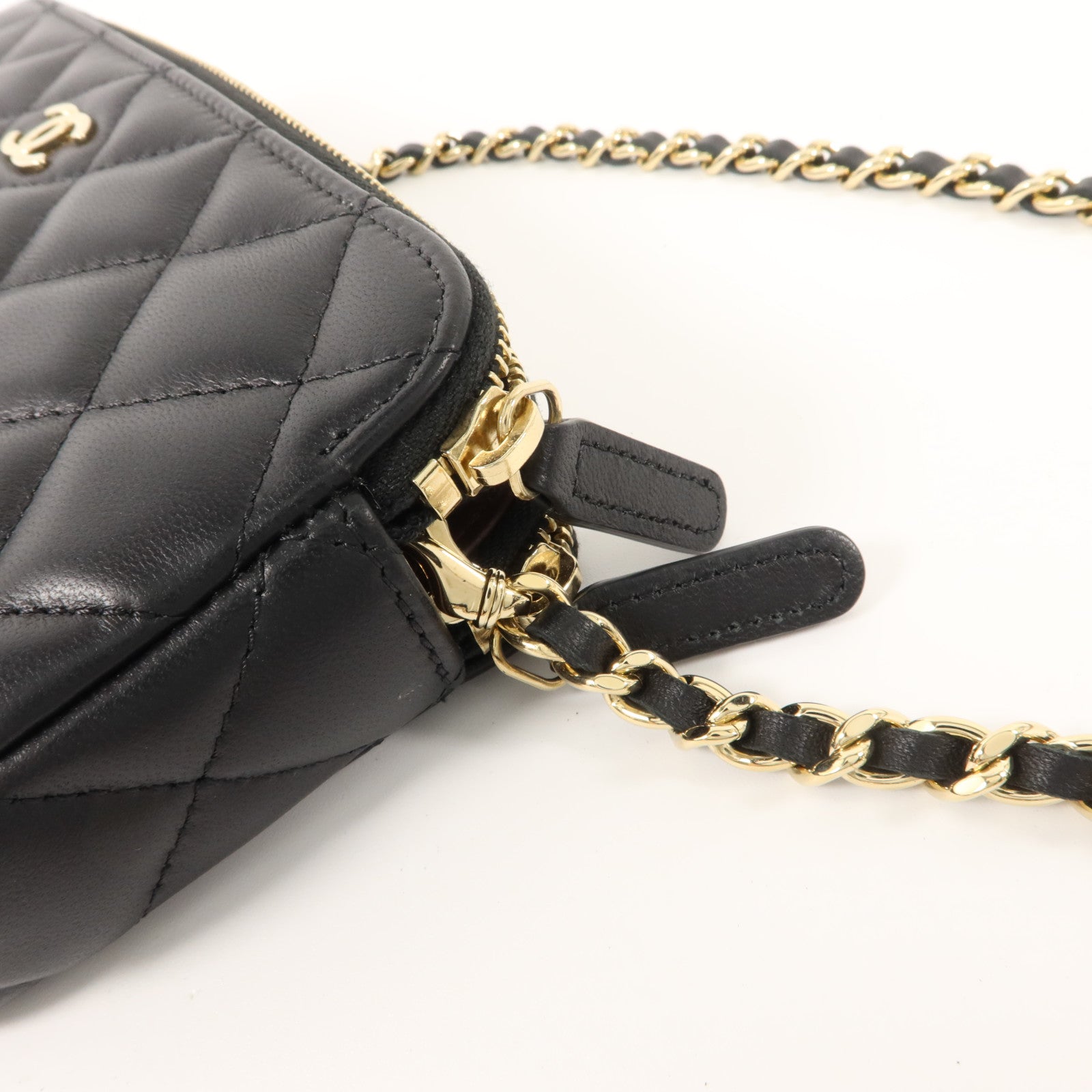 CHANEL 羊皮皮革Chain Shoulder金扣鏈帶肩背袋