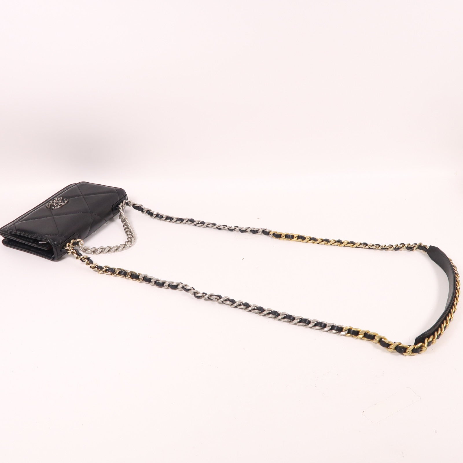 CHANEL 羊皮皮革19 Wallet On Chain手挽肩背兩用袋黑色