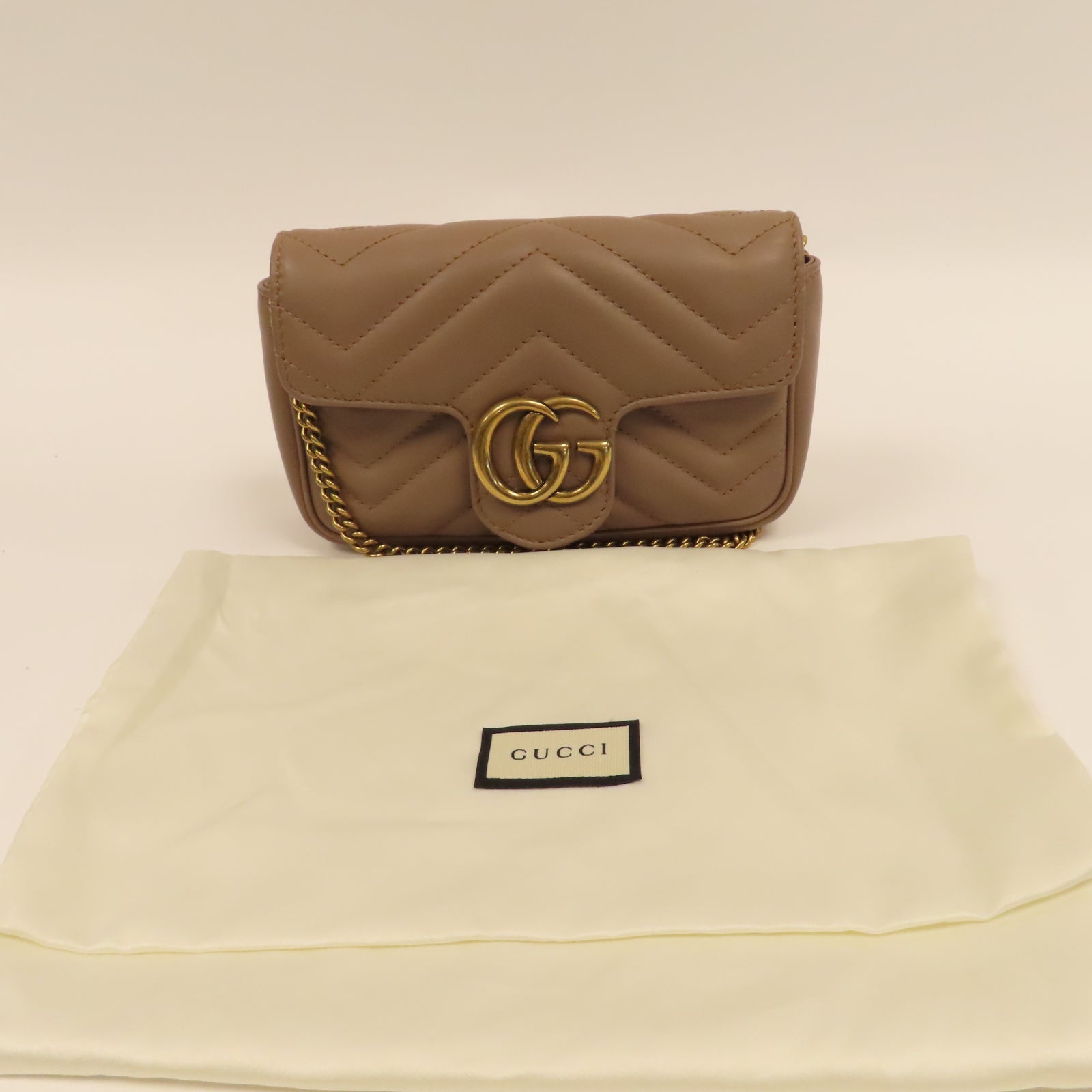 GUCCI 皮革GG Marmont金扣鏈帶肩背袋米色