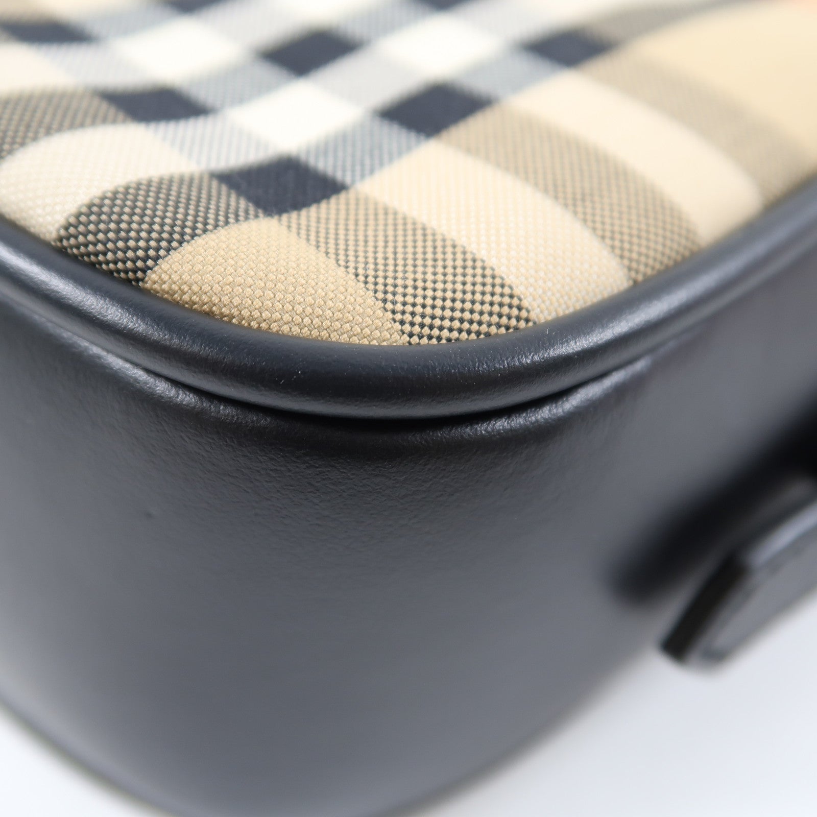 BURBERRY 塗層帆布/牛皮皮革Shoulder Bag金扣肩背袋啡色/黑色