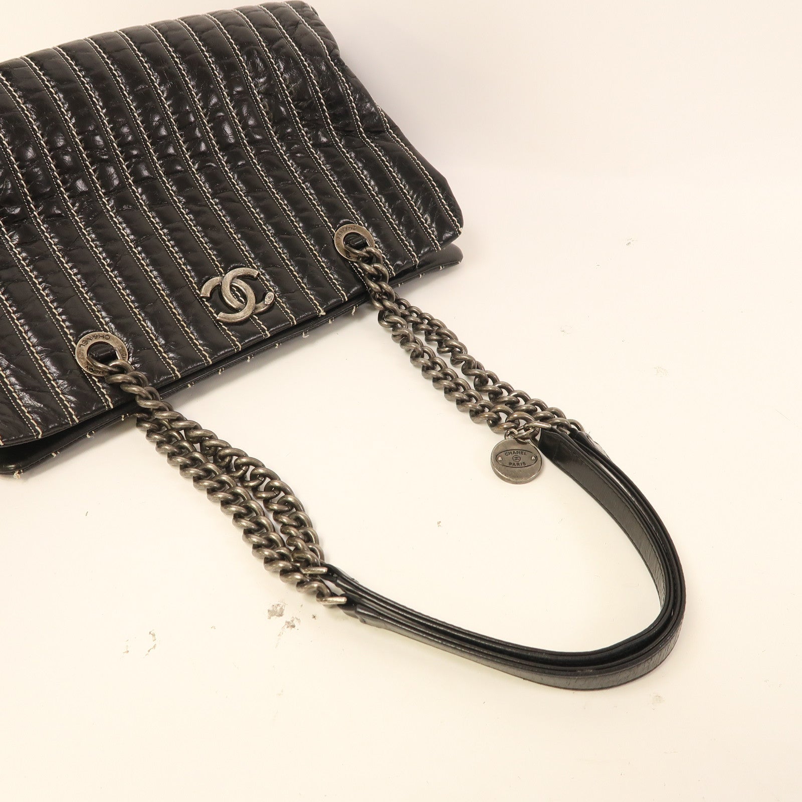 CHANEL 牛皮皮革Shoulder Bag銀扣肩背袋黑色