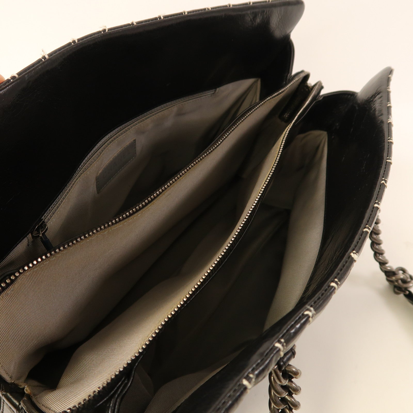 CHANEL 牛皮皮革Shoulder Bag銀扣肩背袋黑色
