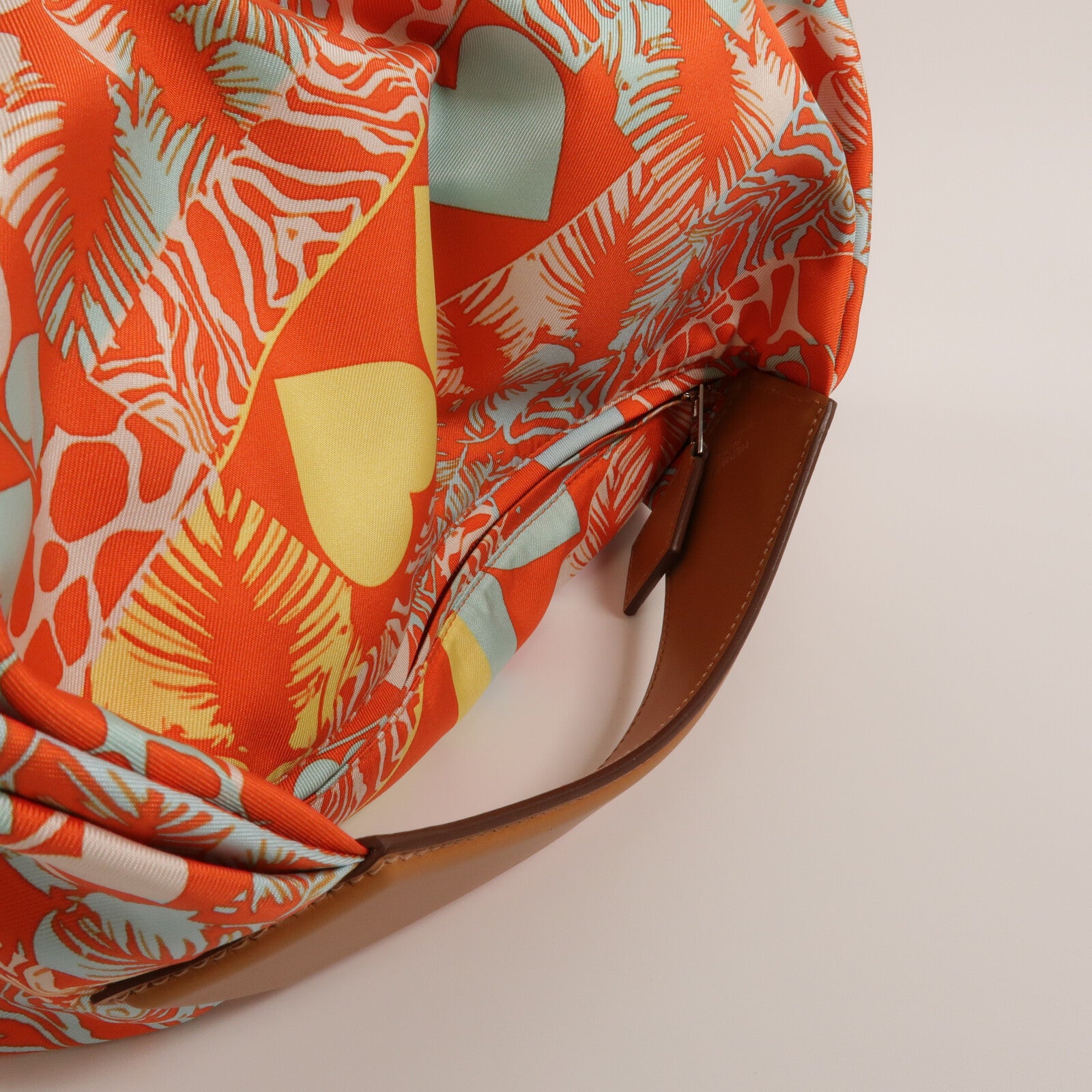 HERMES 絲質Balusoie Bag手挽袋Capucine/Bleu Zephyr