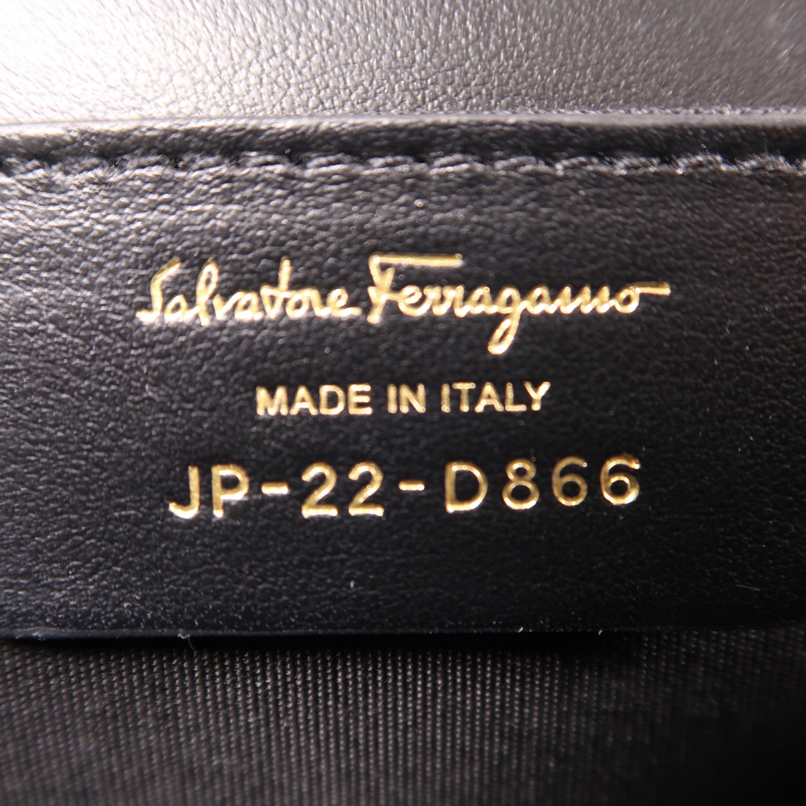 Salvatore Ferragamo 牛皮皮革Hand Bag金扣手挽肩背兩用袋