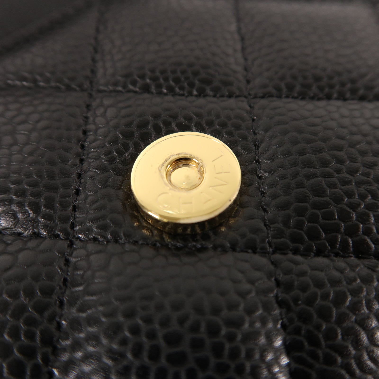 CHANEL 牛皮皮革WOC Wallet On Chain金扣鏈帶肩背袋