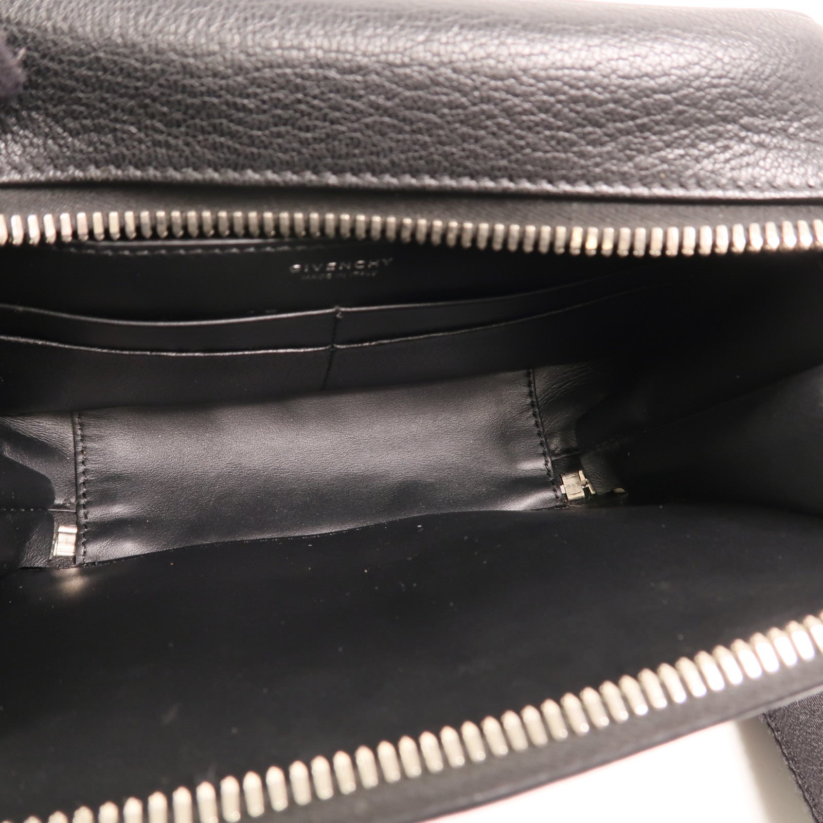 GIVENCHY 牛皮皮革Shoulder Bag銀扣肩背袋