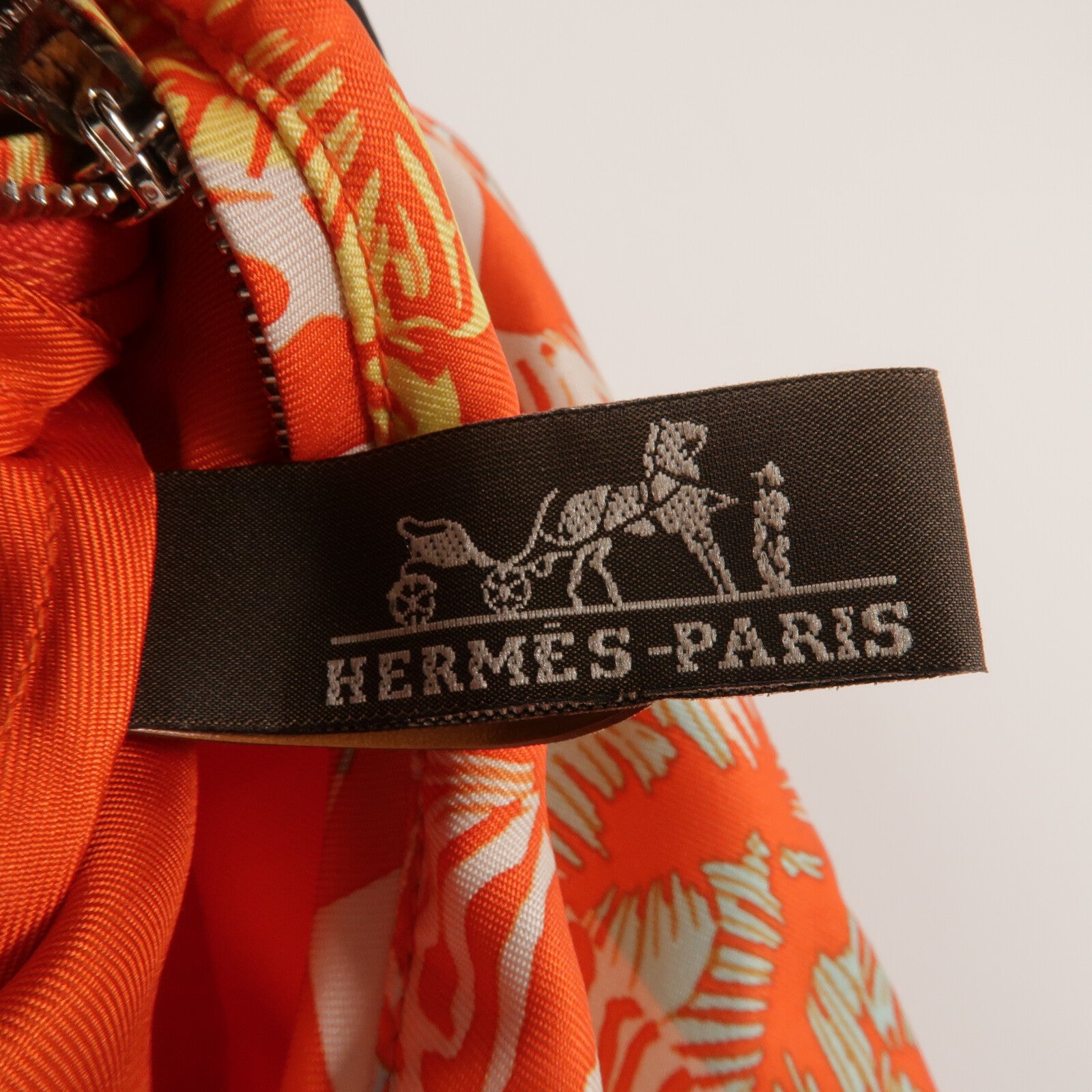 HERMES 絲質Balusoie Bag手挽袋Capucine/Bleu Zephyr