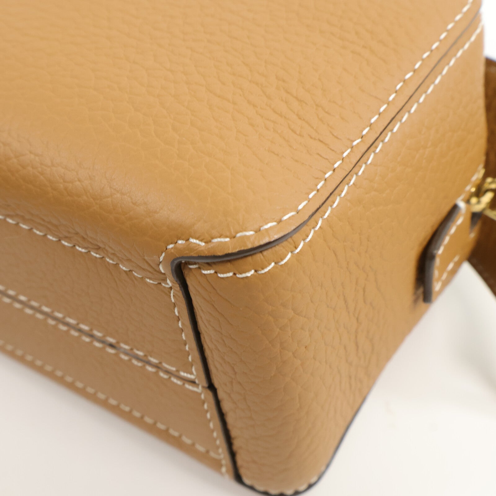Delvaux Taurillon Soft皮革Cool Box Nano手挽肩背兩用袋