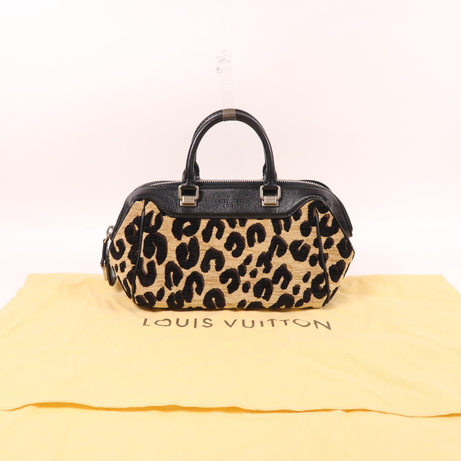 LOUIS VUITTON 植絨Leopard Baby銀扣手挽袋米色/黑色