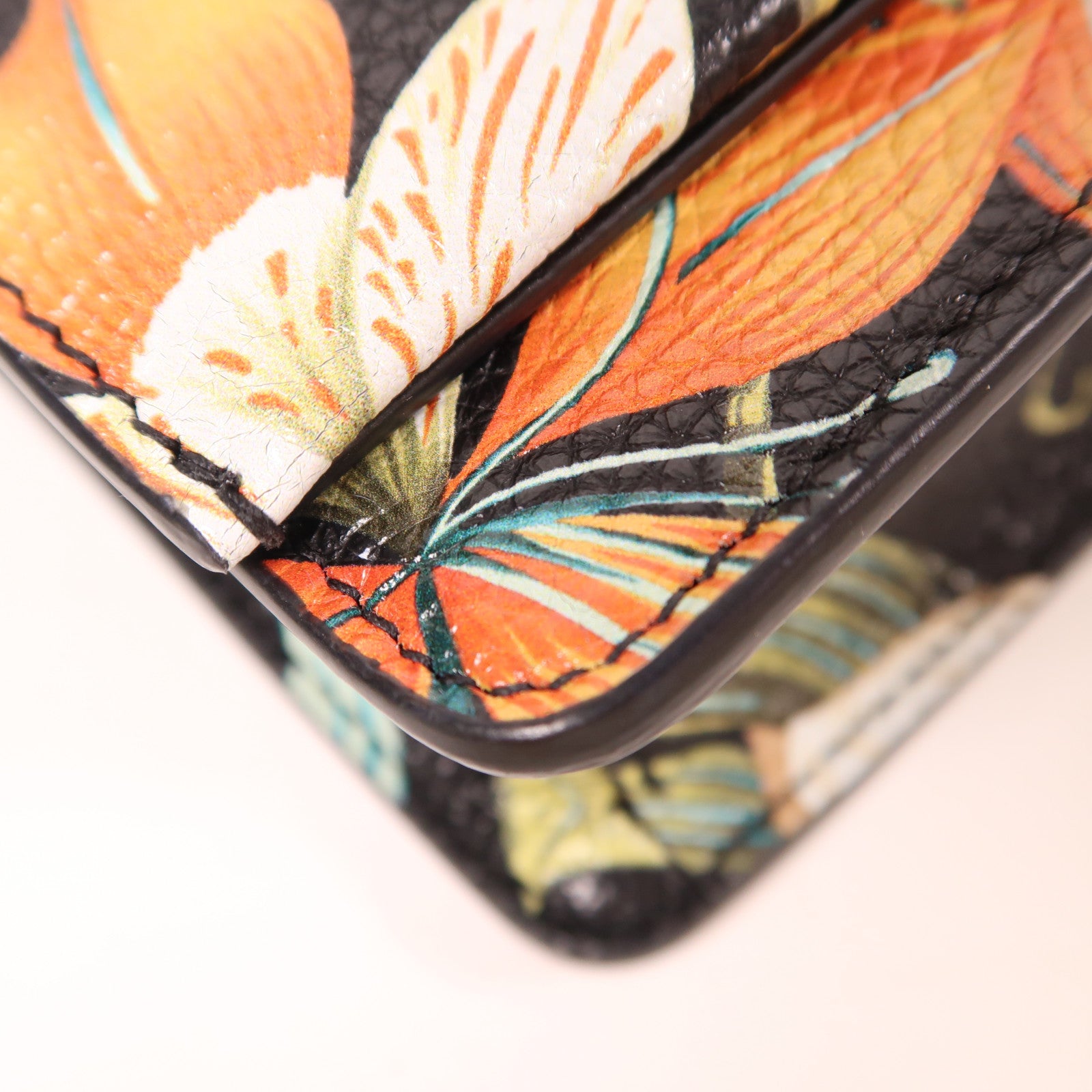 Salvatore Ferragamo 牛皮皮革Hand Bag金扣手挽肩背兩用袋