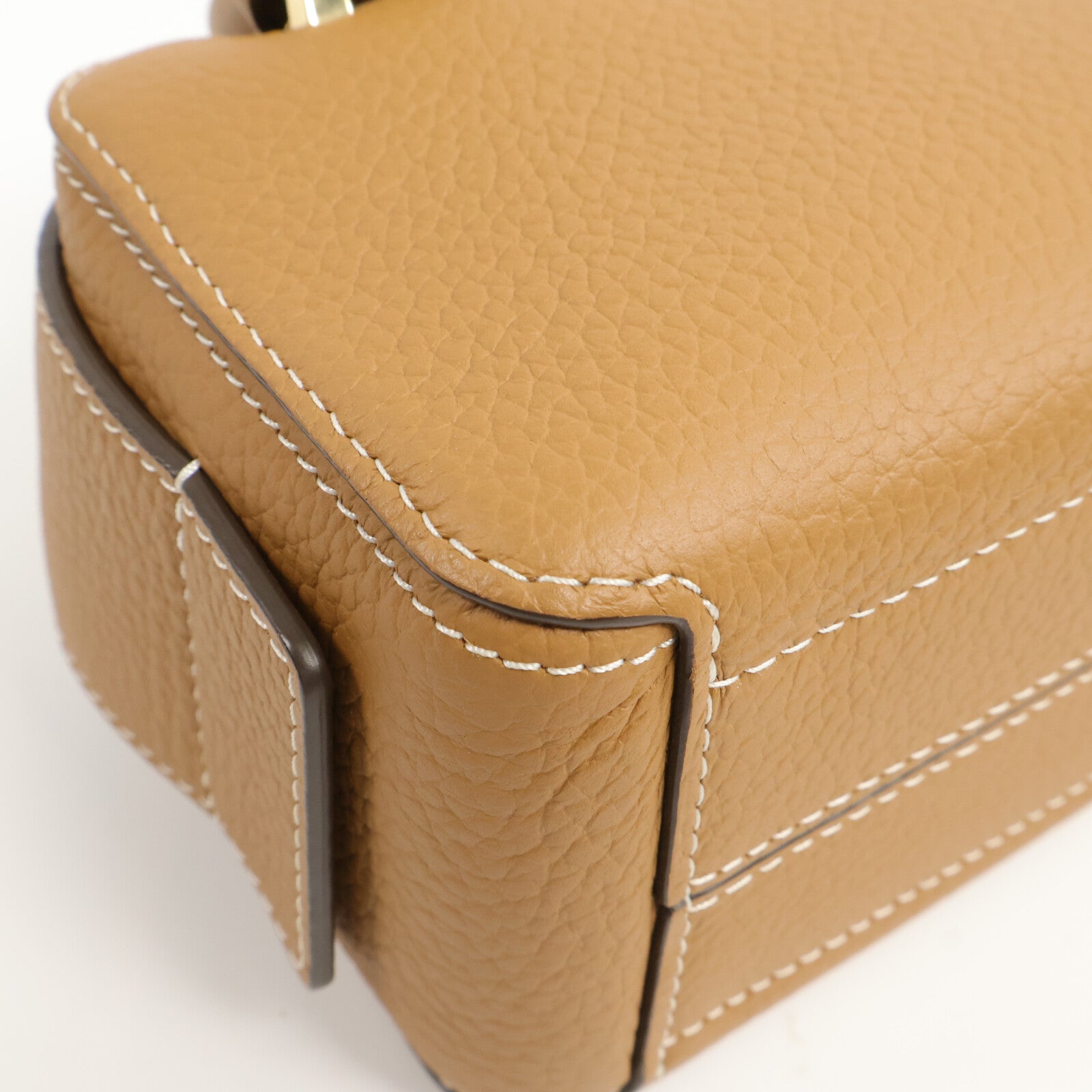 Delvaux Taurillon Soft皮革Cool Box Nano手挽肩背兩用袋