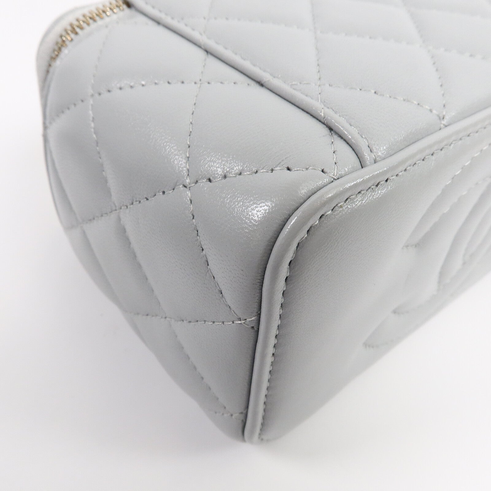 CHANEL 羊皮皮革Vanity Case With Gold Ball鏈帶手挽肩背兩用袋