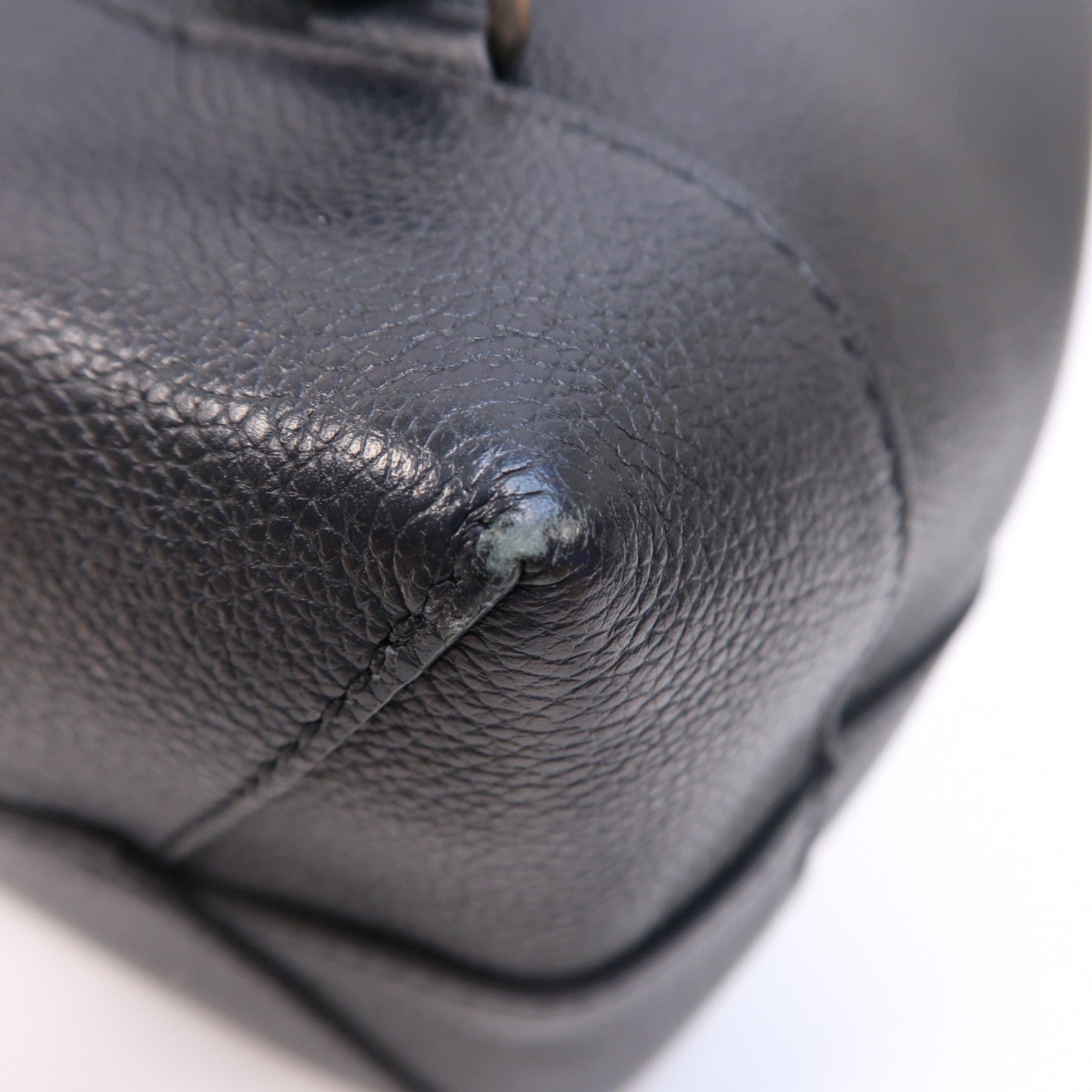 LOUIS VUITTON 【激減優惠】牛皮皮革Lock Me Backpack銀扣背包黑色