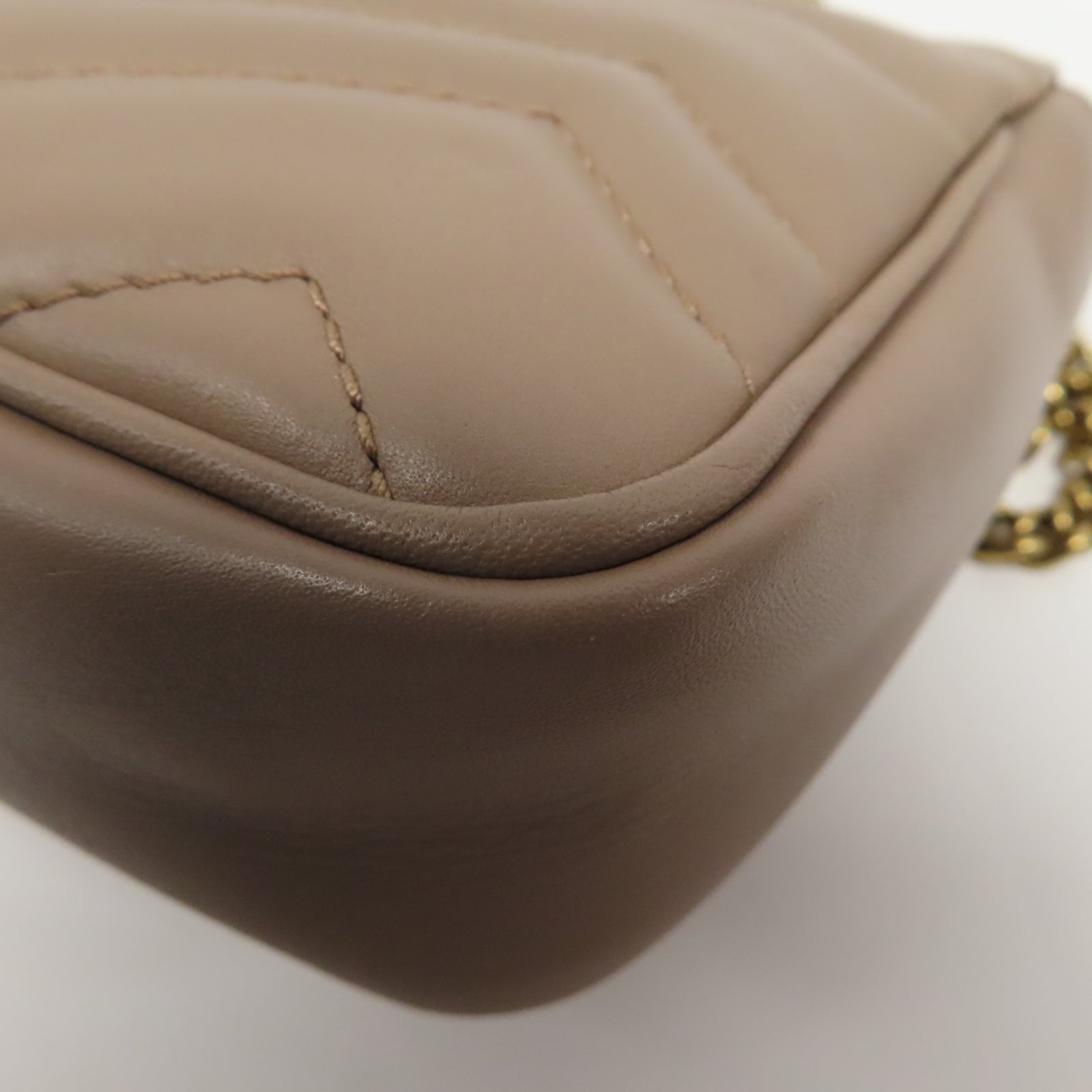 GUCCI 皮革GG Marmont金扣鏈帶肩背袋米色