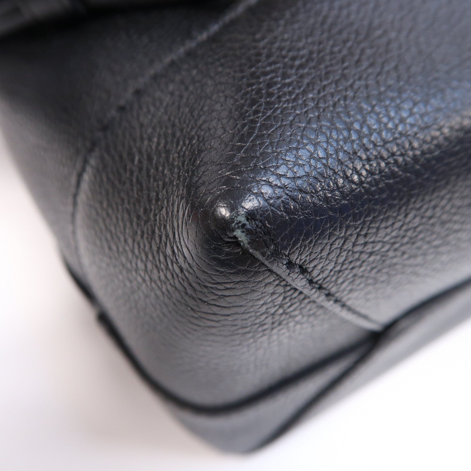 LOUIS VUITTON 【激減優惠】牛皮皮革Lock Me Backpack銀扣背包黑色