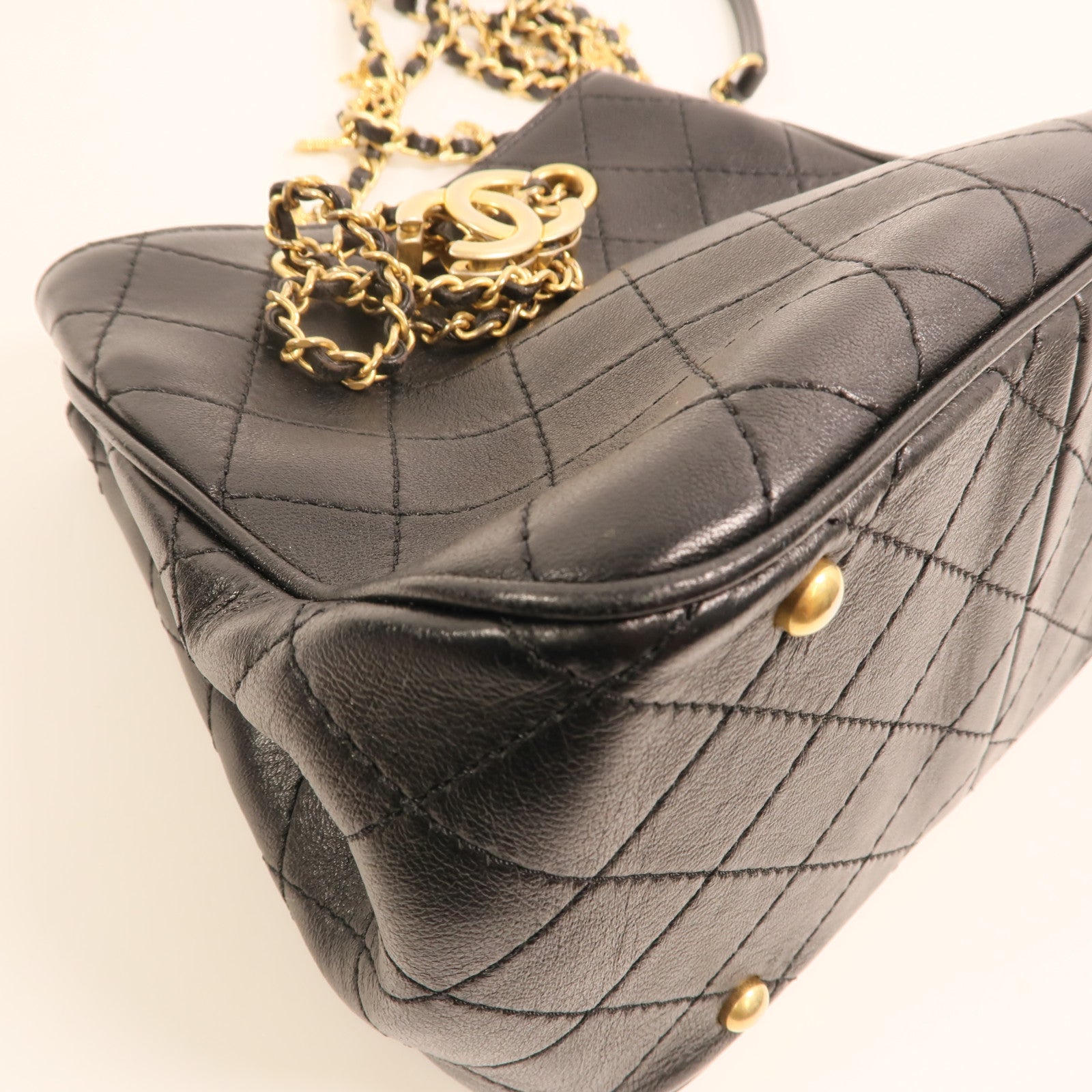 CHANEL 牛皮皮革Drawstring Bucket Bag金扣鏈帶肩背袋