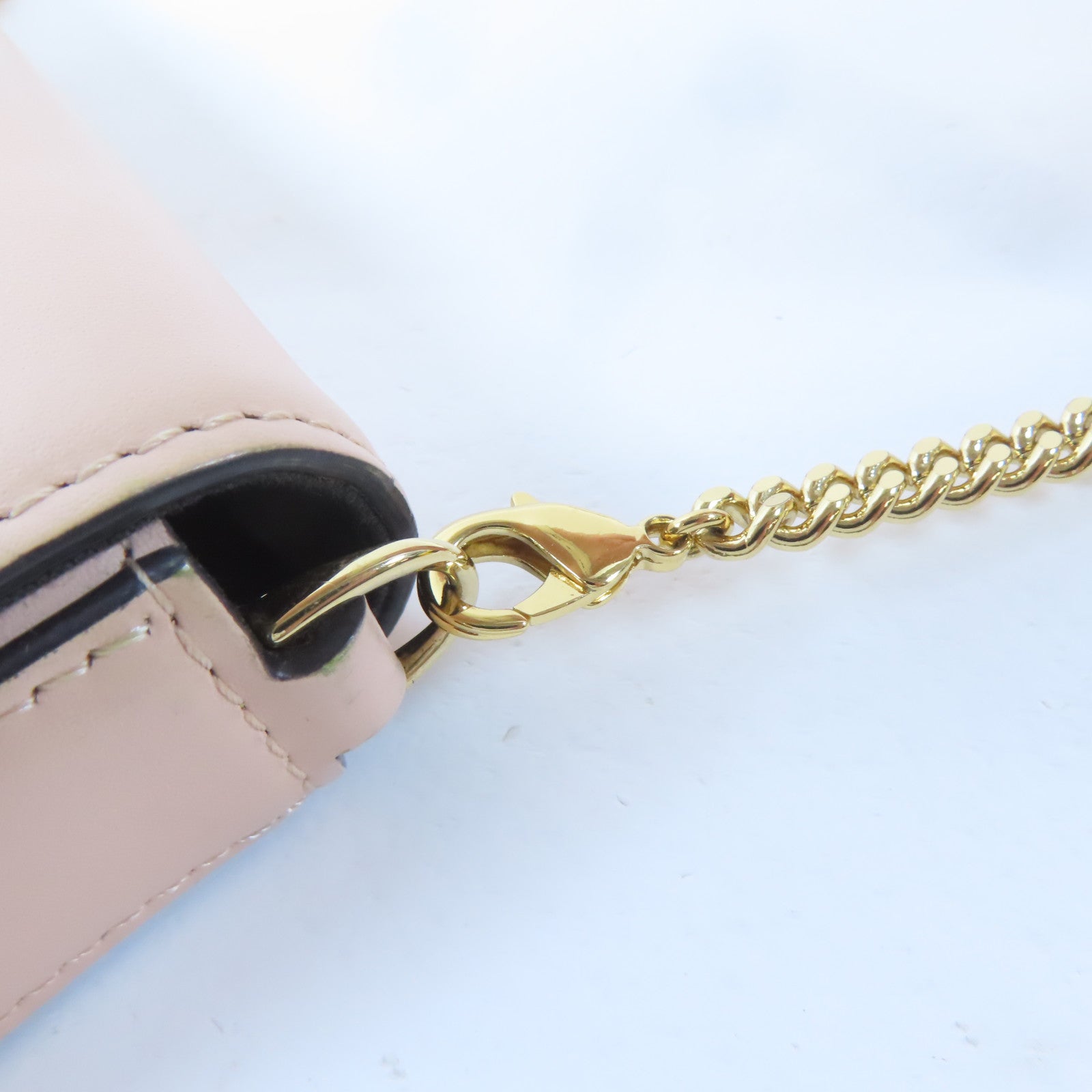FENDI 牛皮皮革Wallet On Chain金扣鏈帶肩背袋桃色