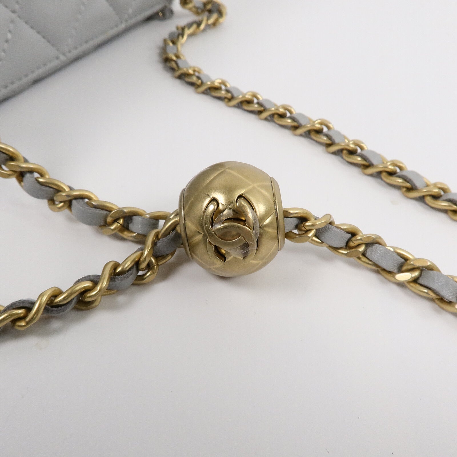 CHANEL 羊皮皮革Vanity Case With Gold Ball鏈帶手挽肩背兩用袋