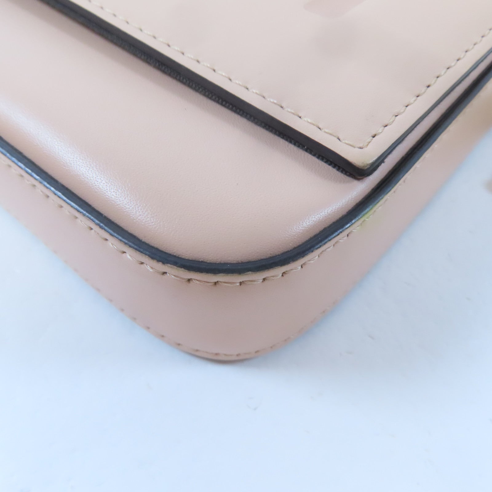 FENDI 牛皮皮革Wallet On Chain金扣鏈帶肩背袋桃色