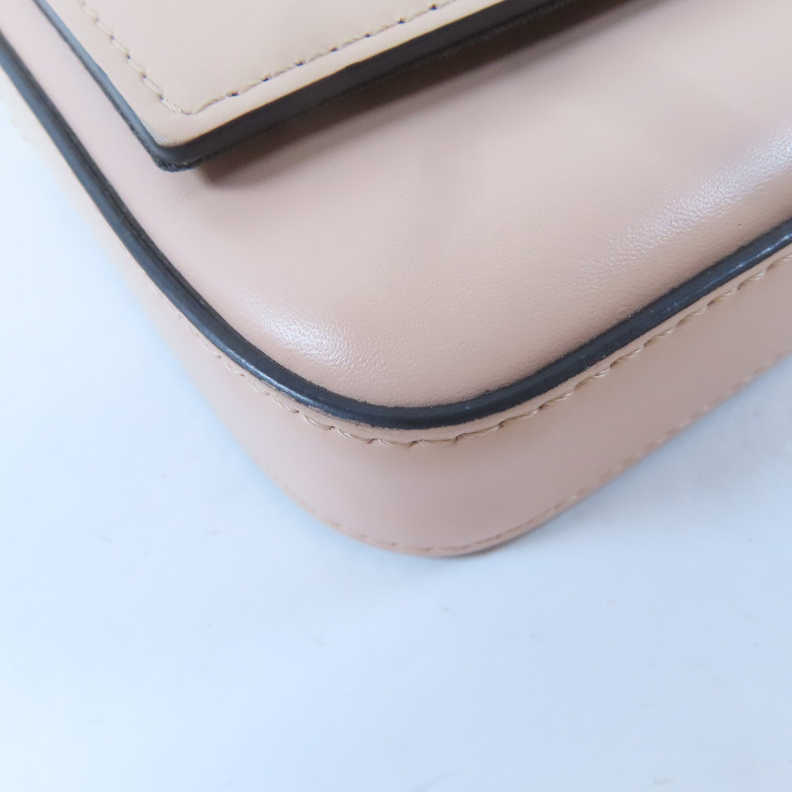 FENDI 牛皮皮革Wallet On Chain金扣鏈帶肩背袋桃色