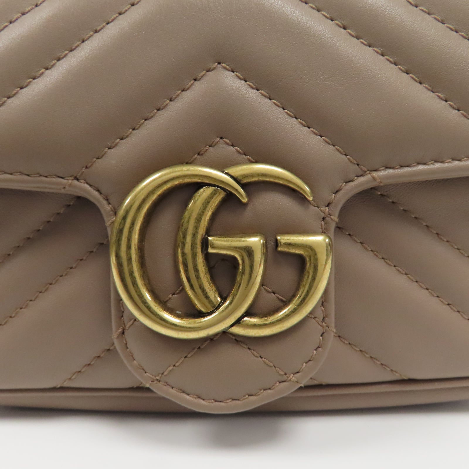 GUCCI 皮革GG Marmont金扣鏈帶肩背袋米色