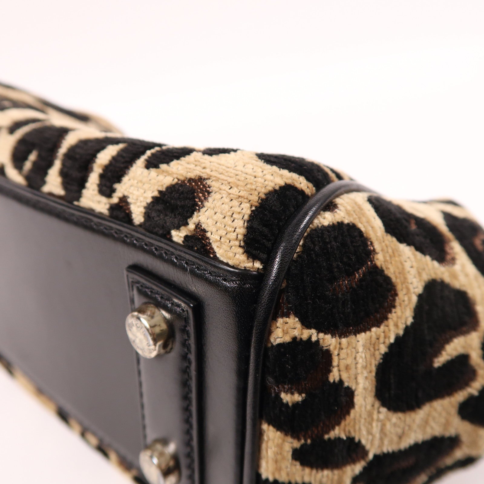 LOUIS VUITTON 植絨Leopard Baby銀扣手挽袋米色/黑色